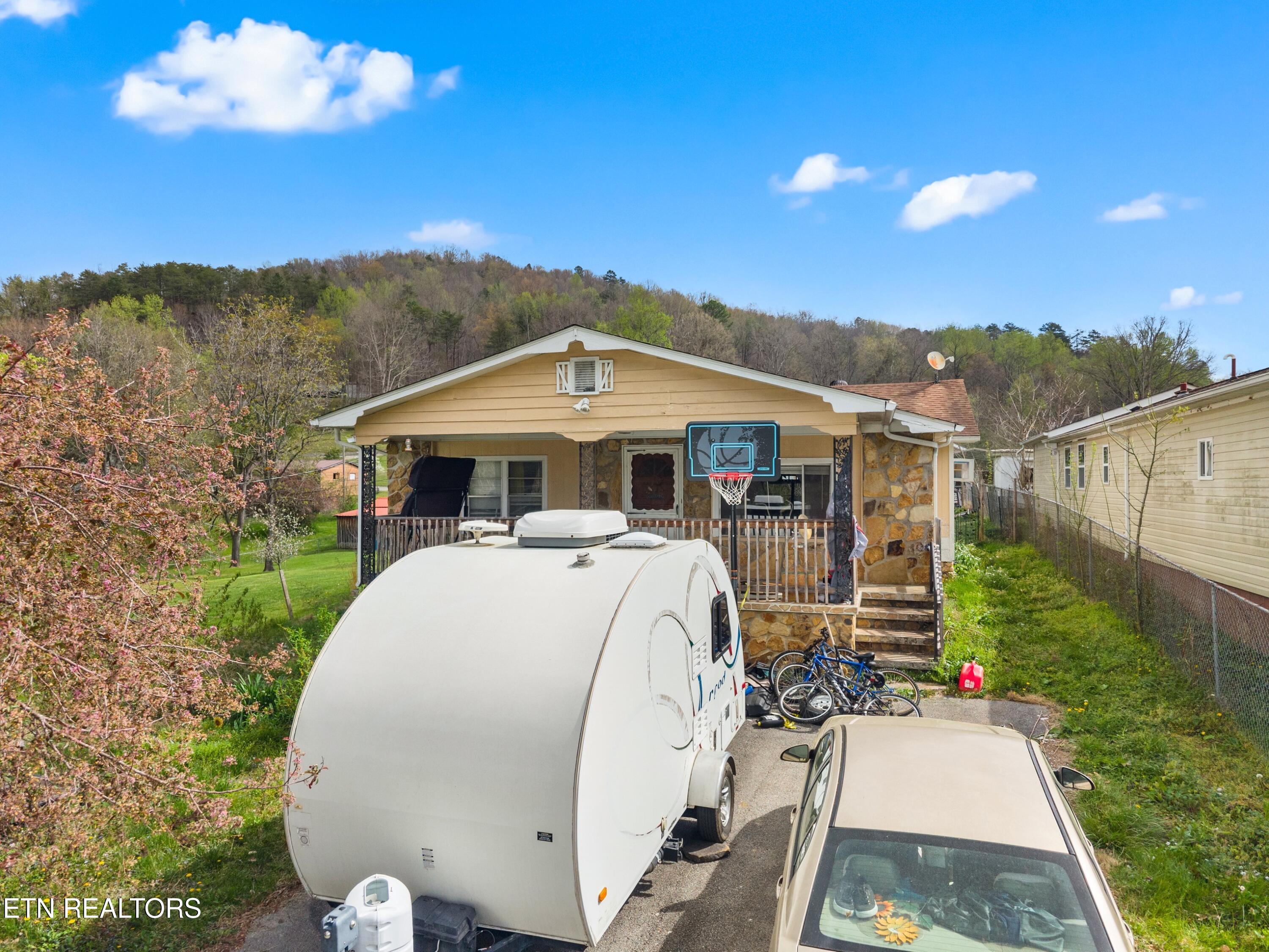 555 Poplar Avenue Jellico TN 37762
