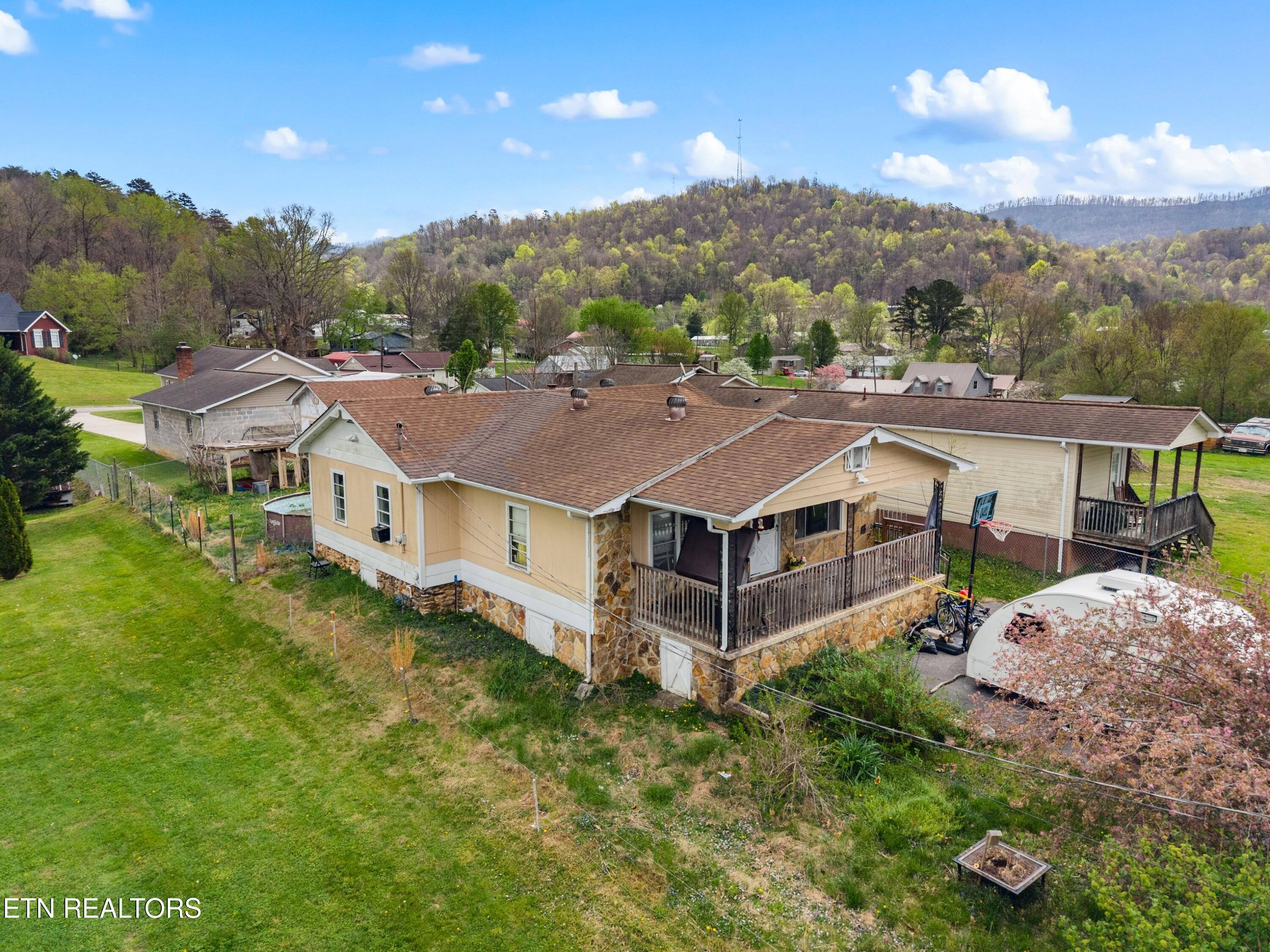 555 Poplar Avenue Jellico TN 37762