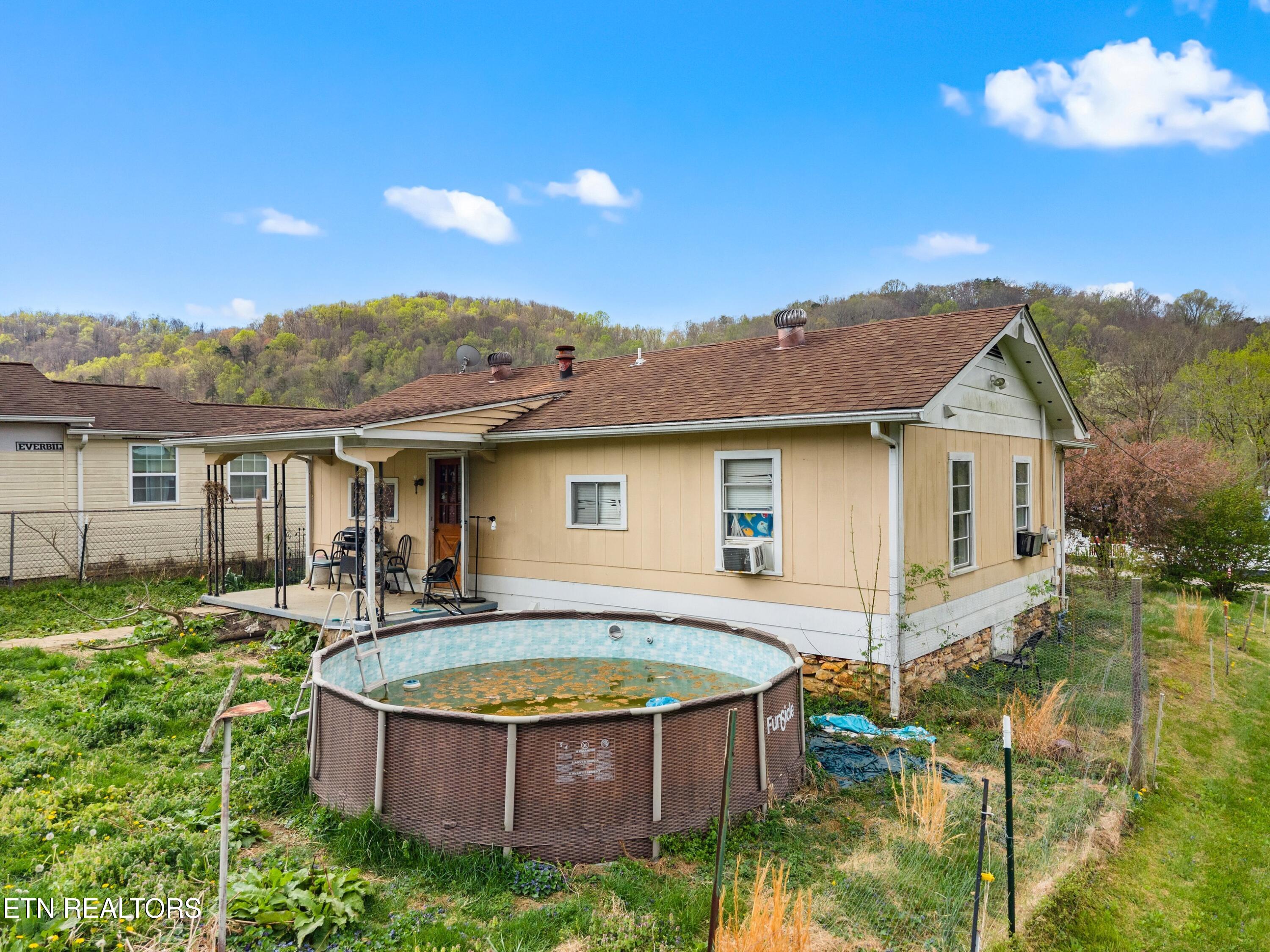 555 Poplar Avenue Jellico TN 37762