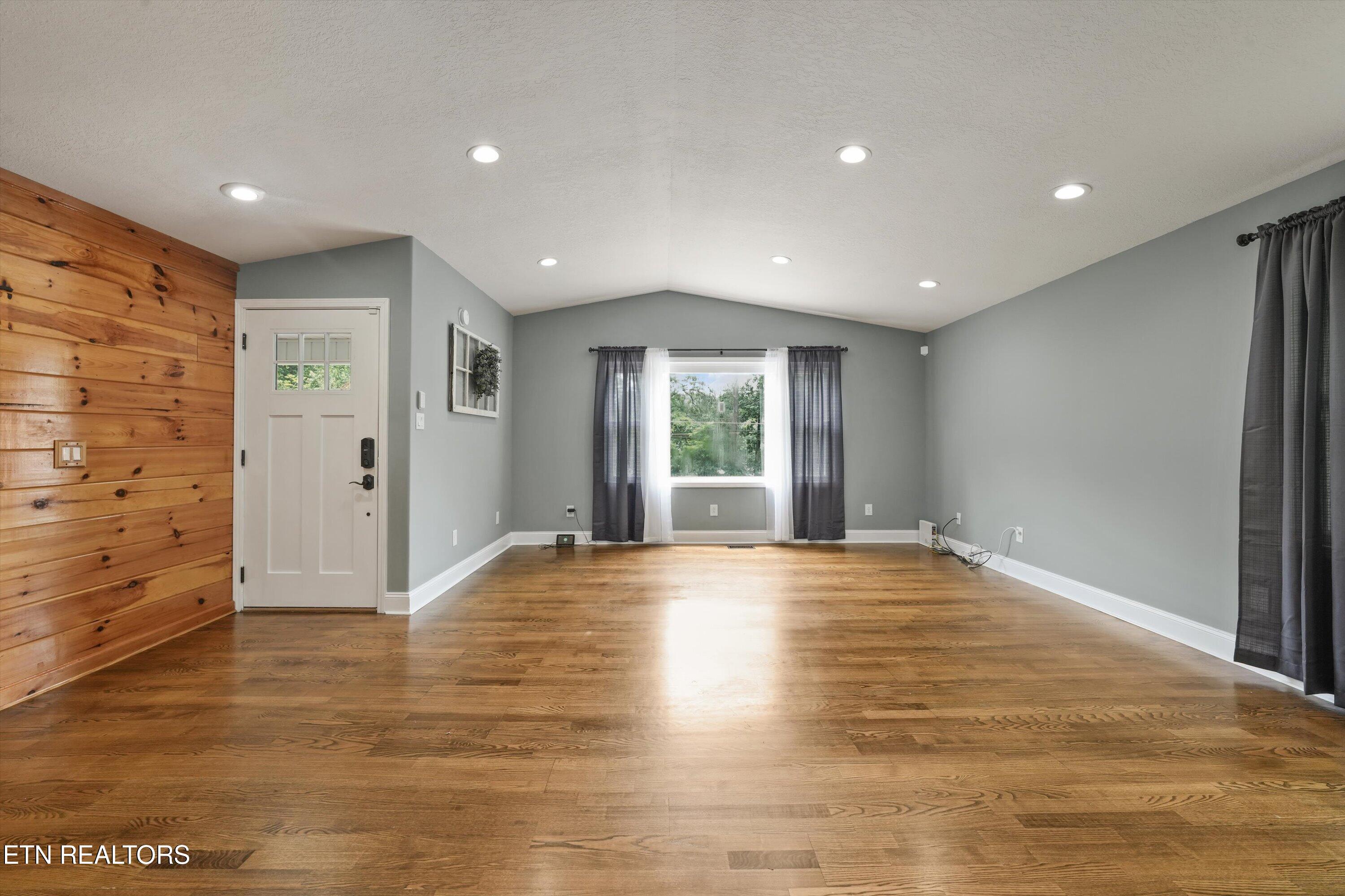 79 Reservoir Road Norris TN 37828