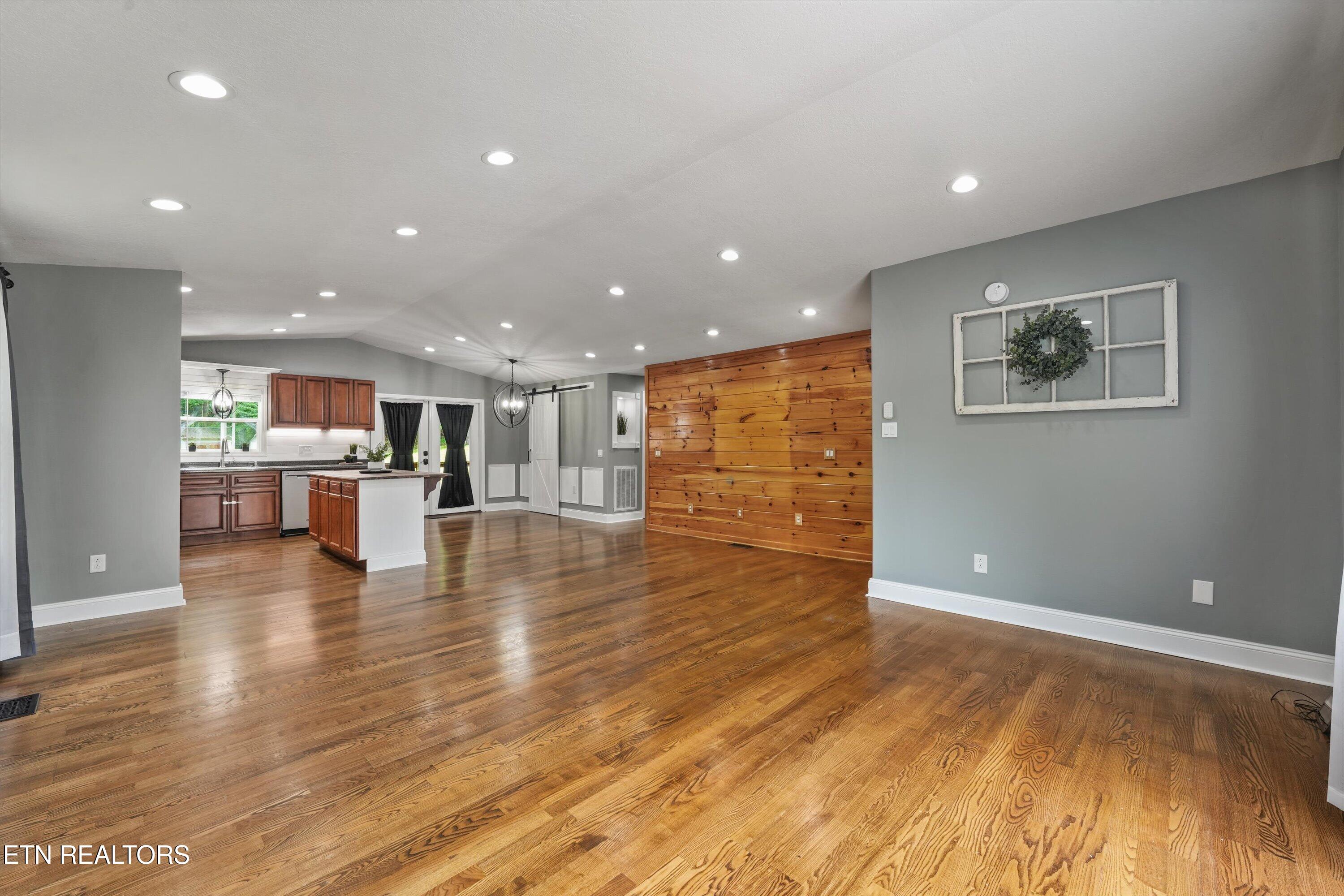 79 Reservoir Road Norris TN 37828
