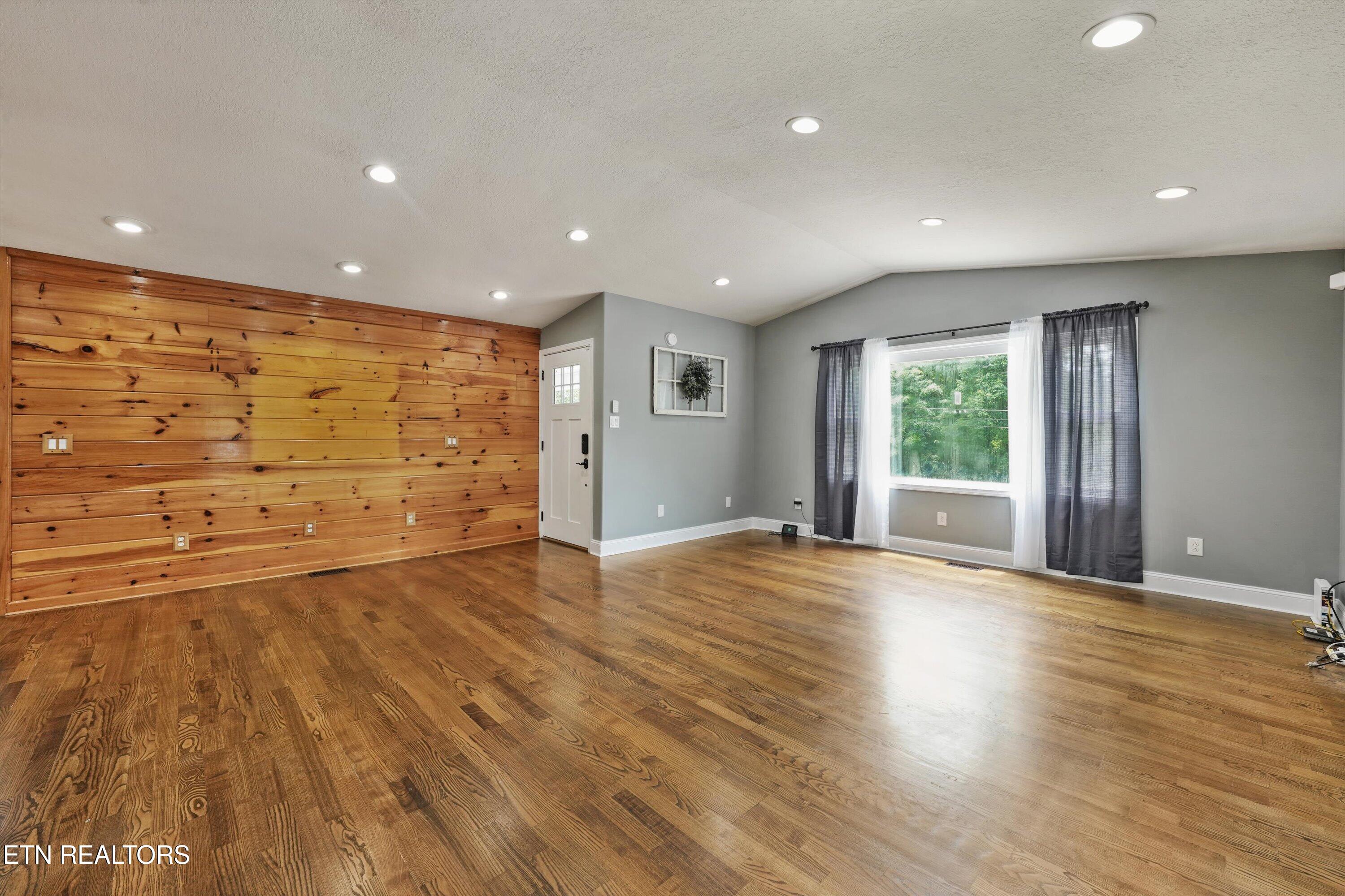 79 Reservoir Road Norris TN 37828