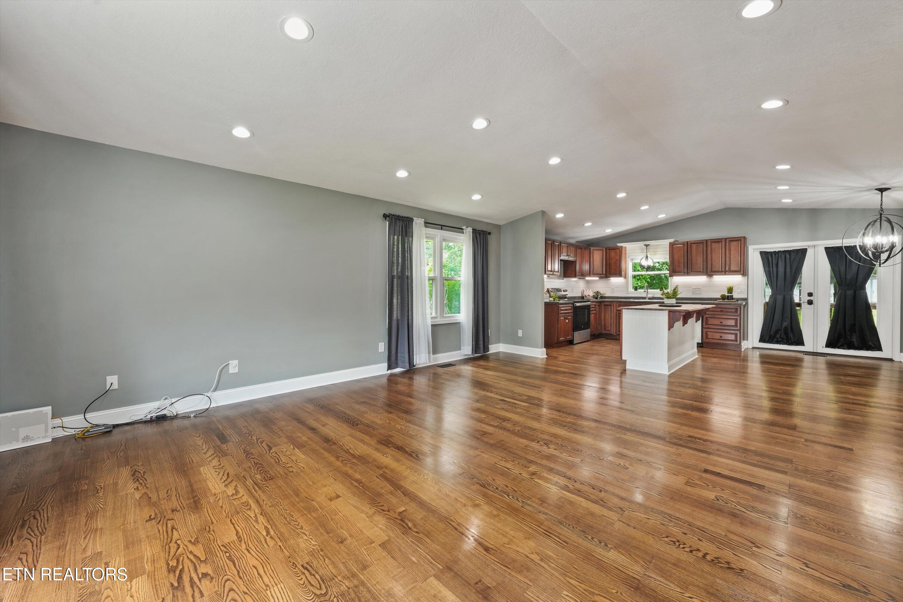 79 Reservoir Road Norris TN 37828