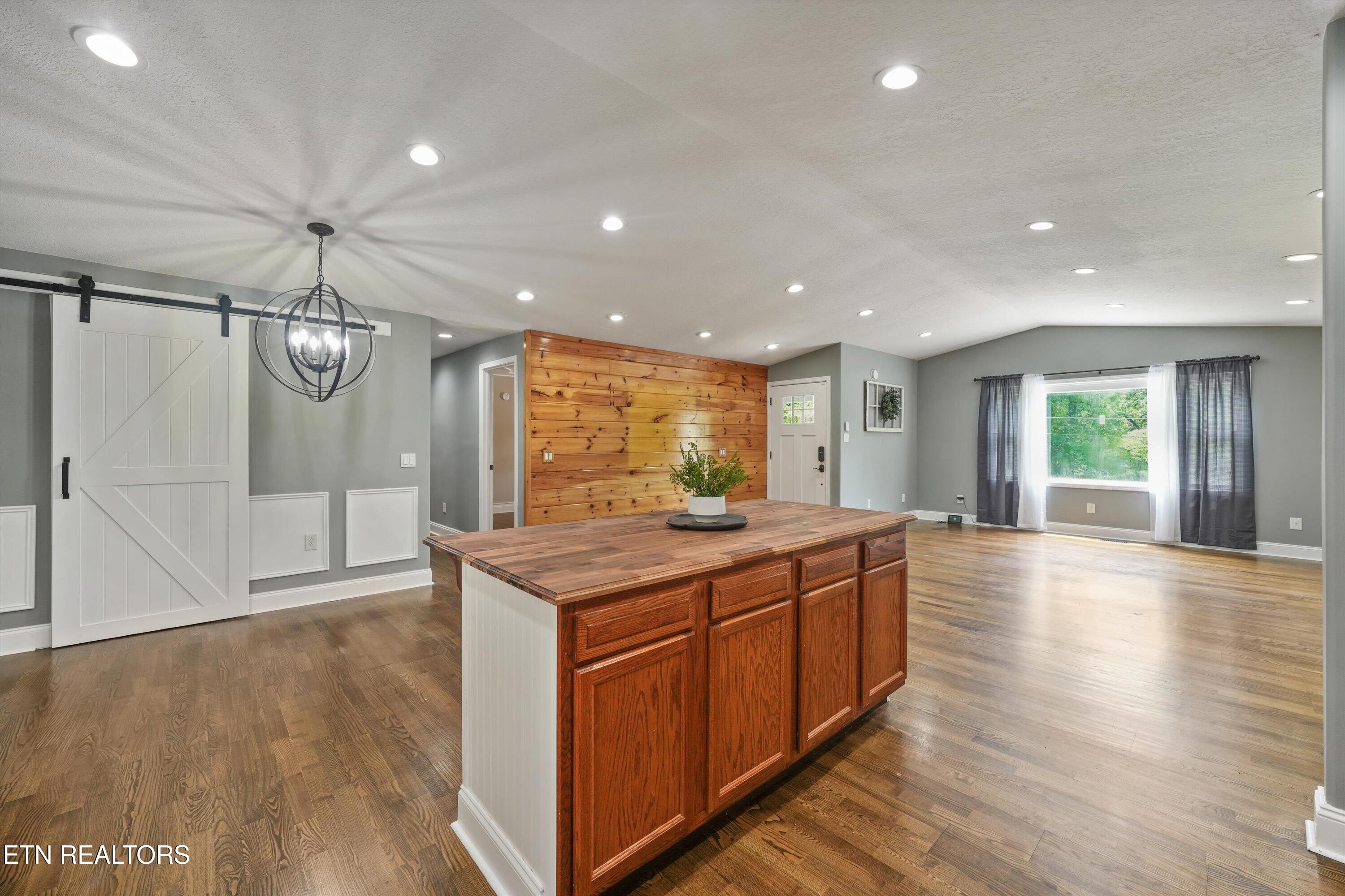 79 Reservoir Road Norris TN 37828