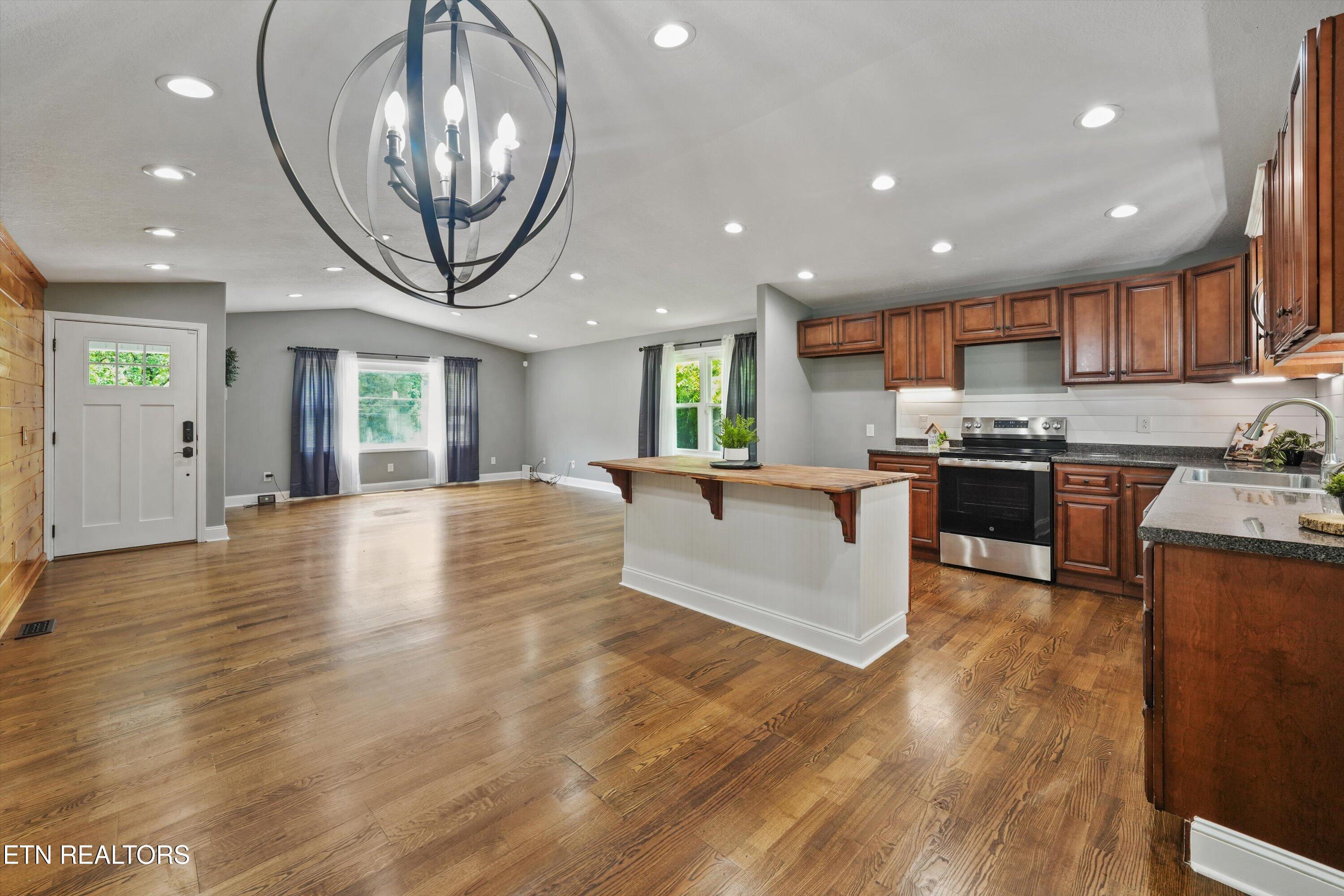 79 Reservoir Road Norris TN 37828