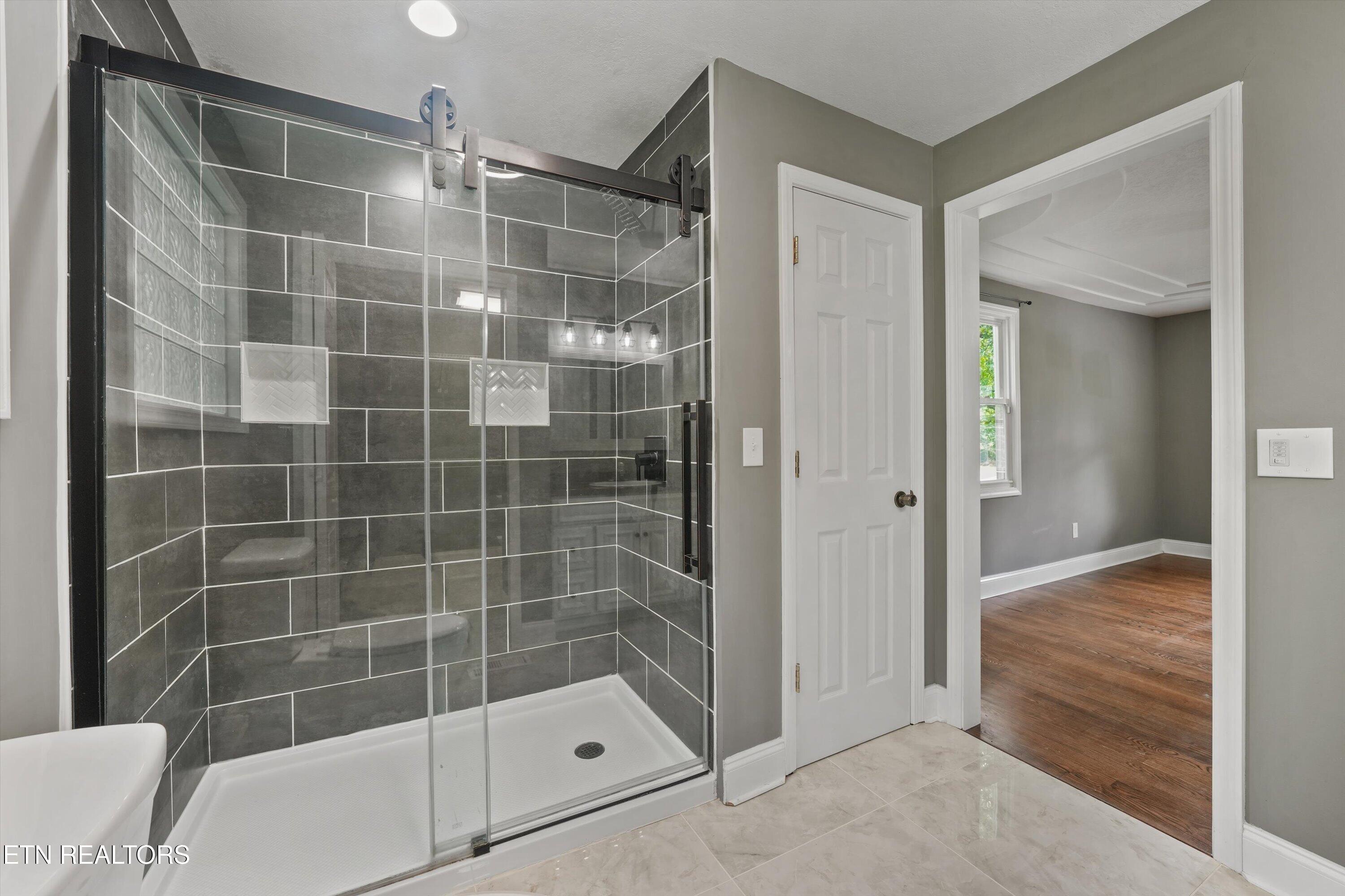 79 Reservoir Road Norris TN 37828