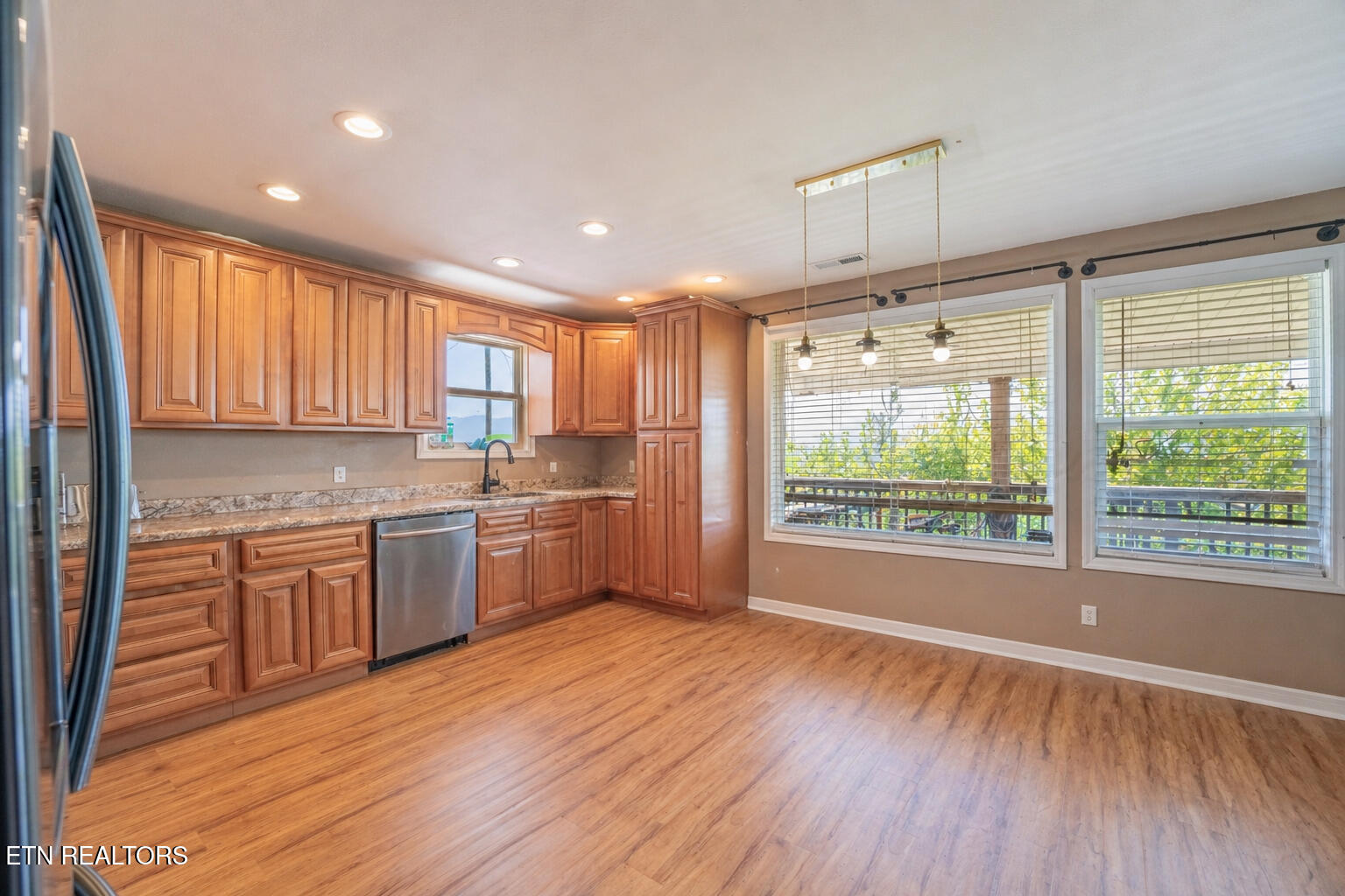 1981 Fox View Lane Sevierville TN 37876