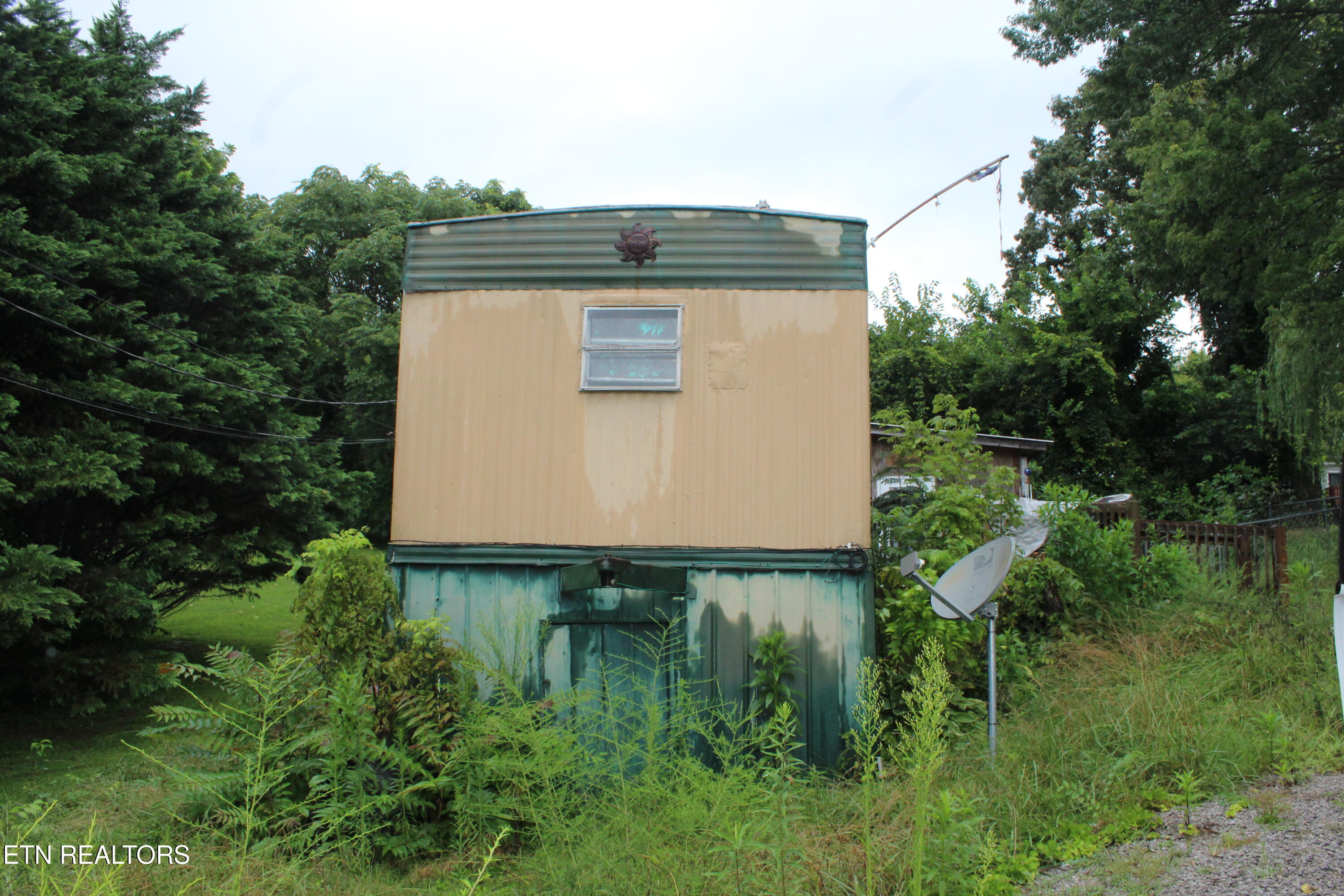 710 W Hemlock Street Lafollette TN 37766