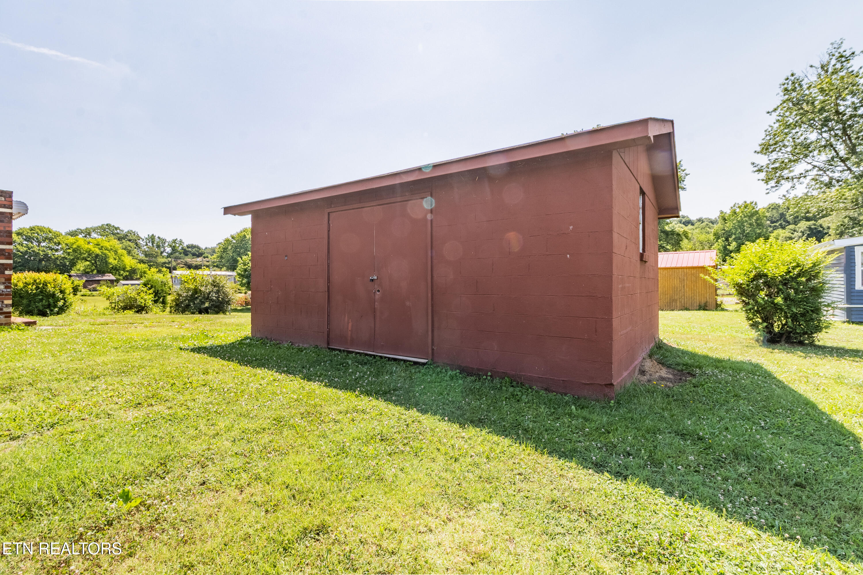 1812 Brook Avenue Maryville TN 37801