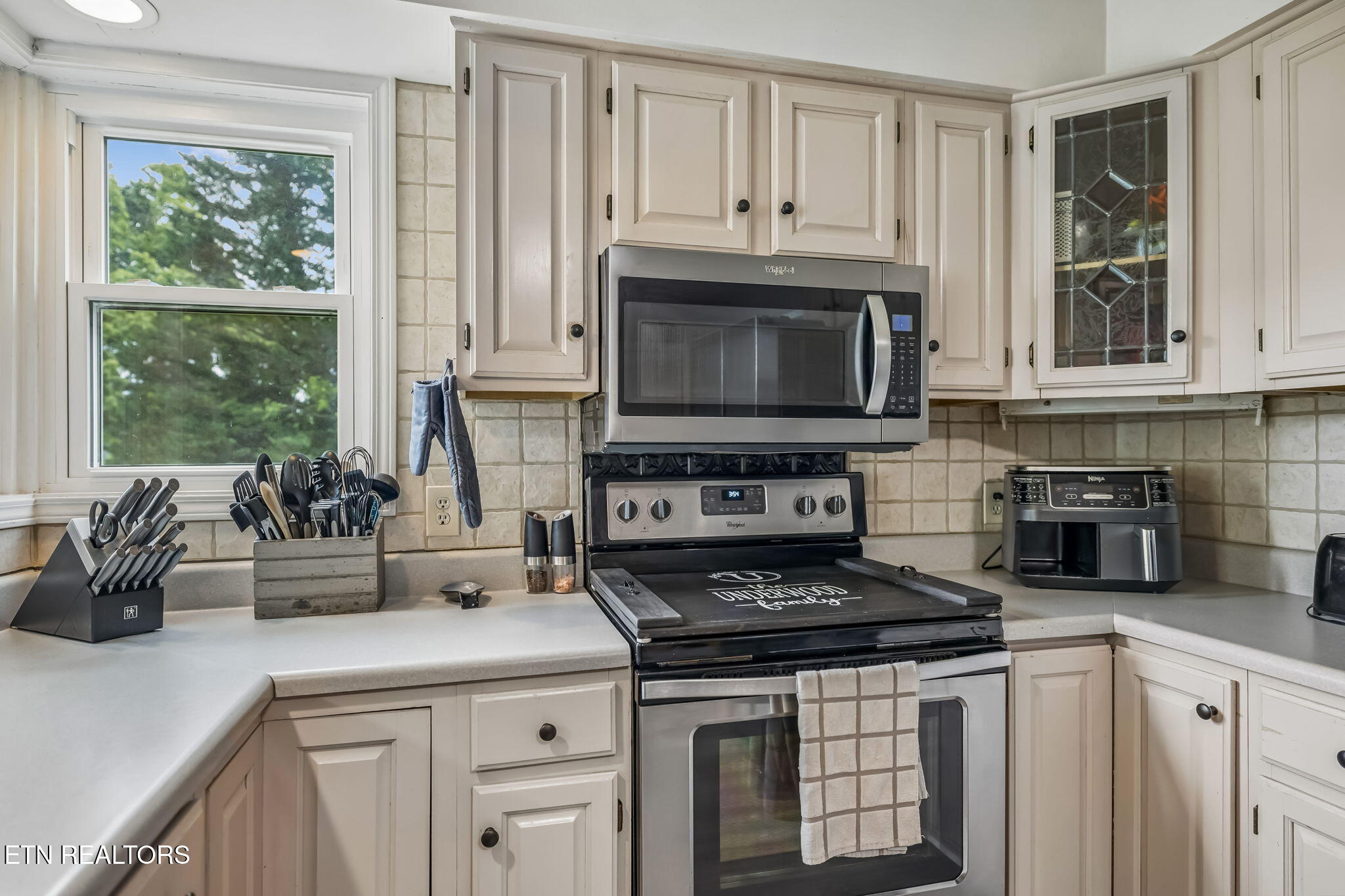 212 Oak Street Clinton TN 37716