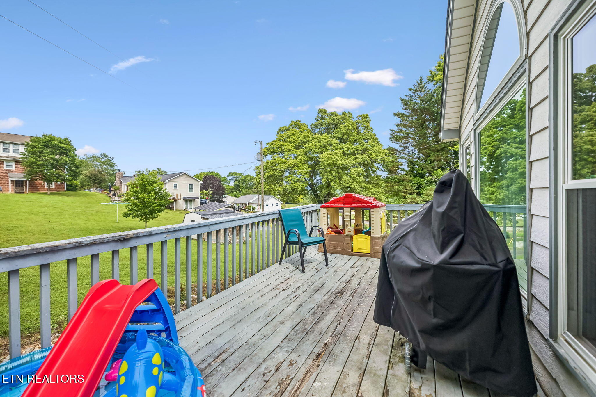 212 Oak Street Clinton TN 37716