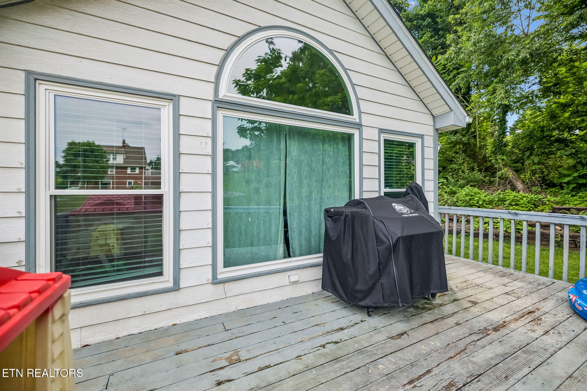 212 Oak Street Clinton TN 37716