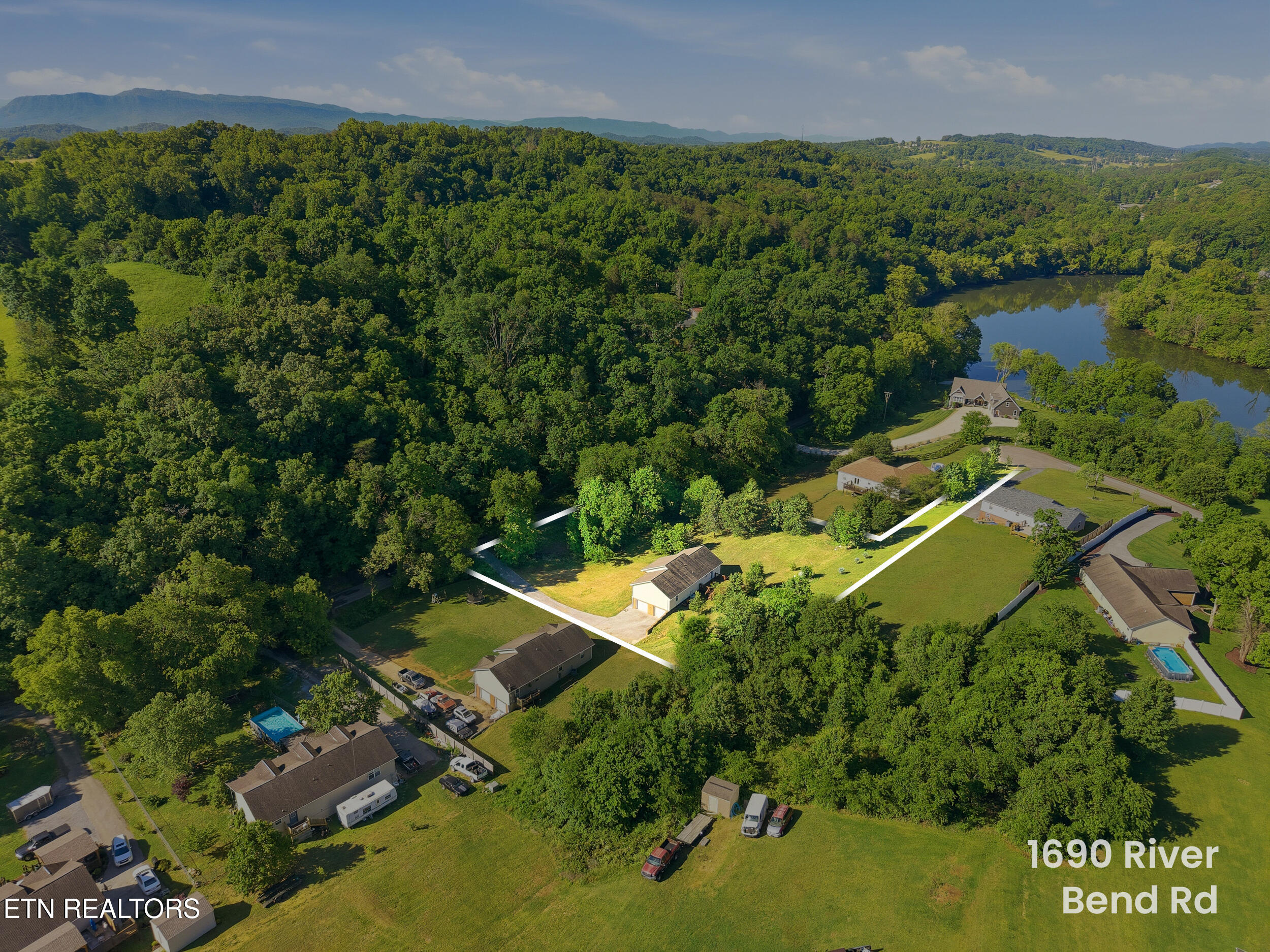 1690 River Bend Road Sevierville TN 37876