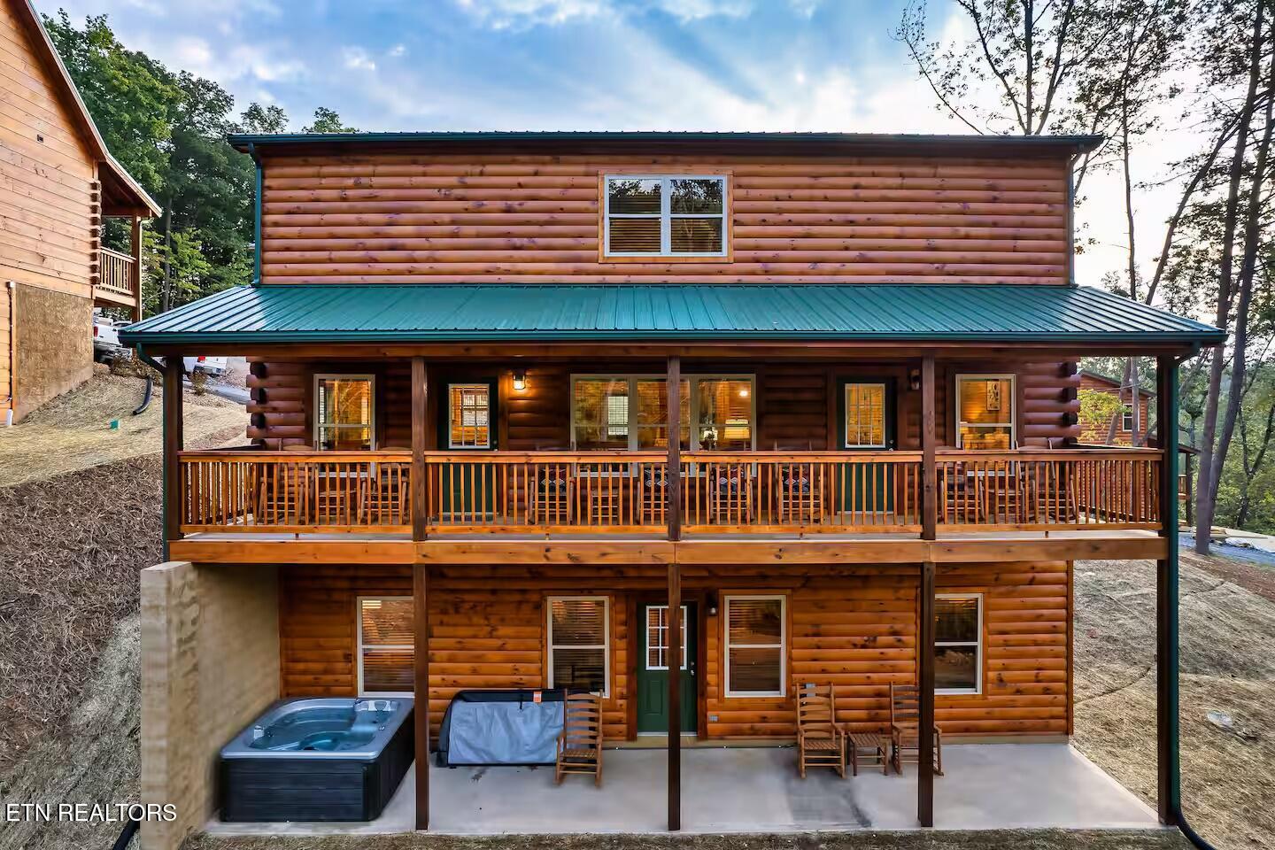 848 String Run Way Pigeon Forge TN 37863