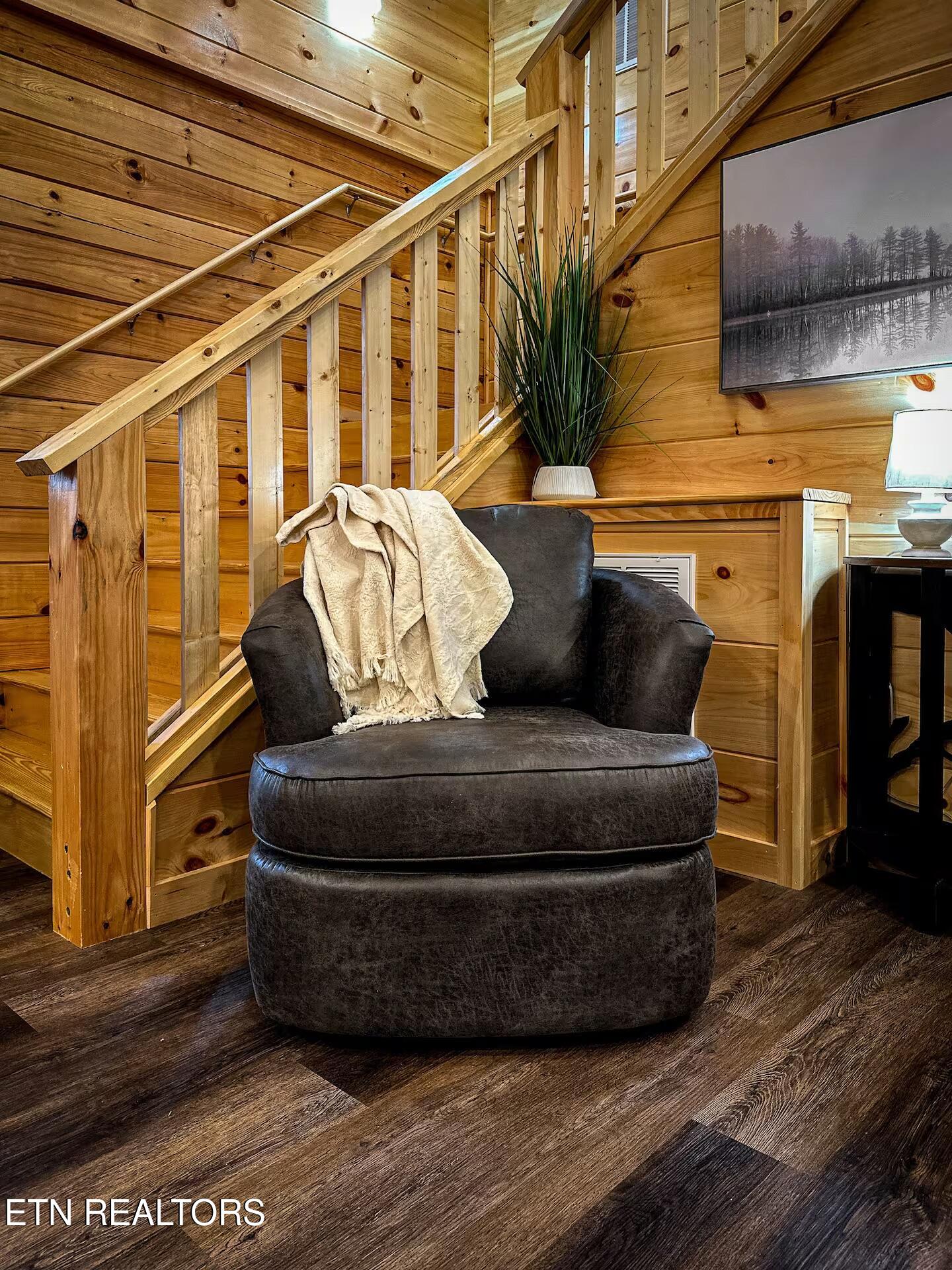 848 String Run Way Pigeon Forge TN 37863