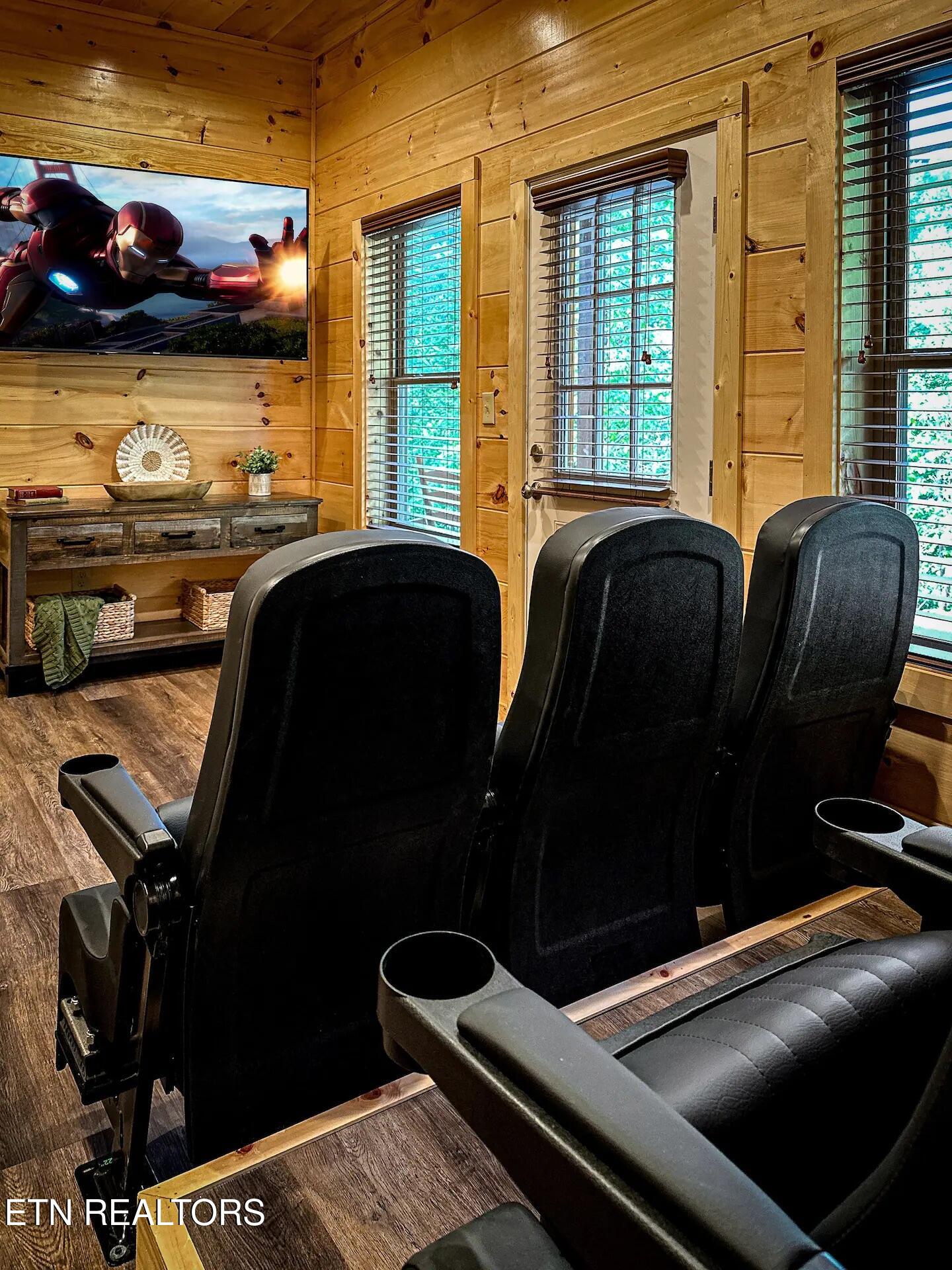 848 String Run Way Pigeon Forge TN 37863