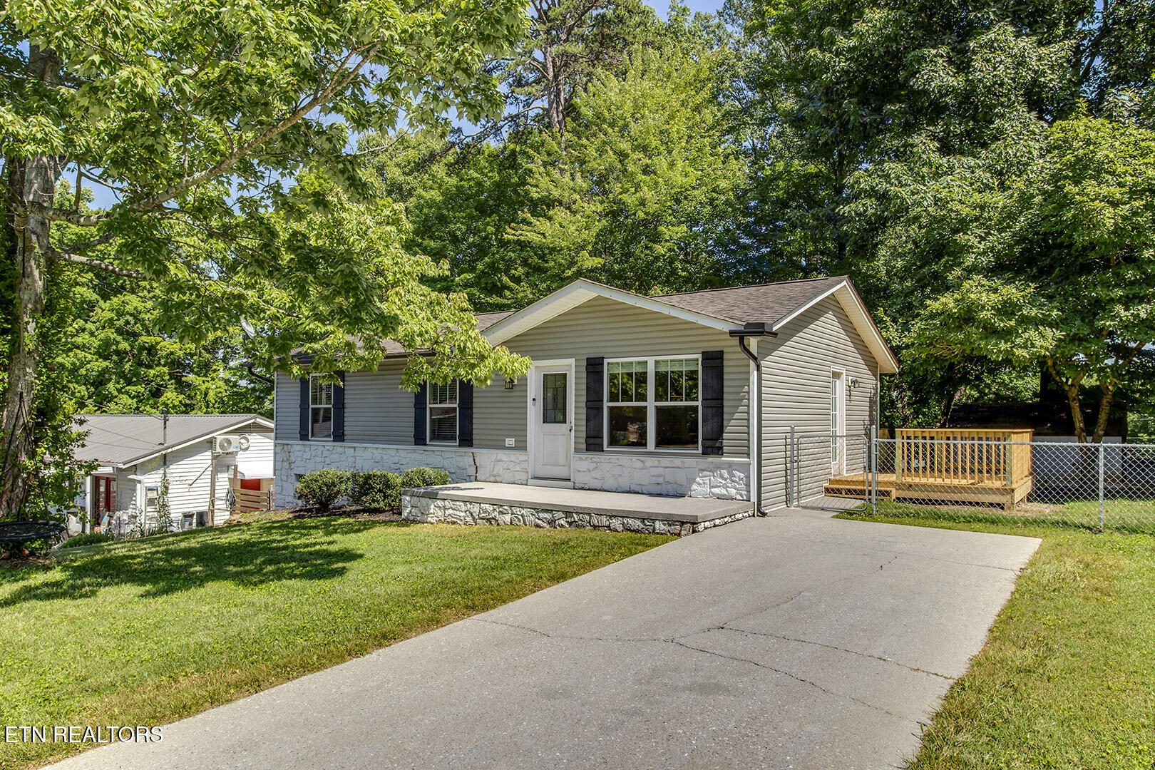 5112 Middle Ridge Lane Knoxville TN 37921