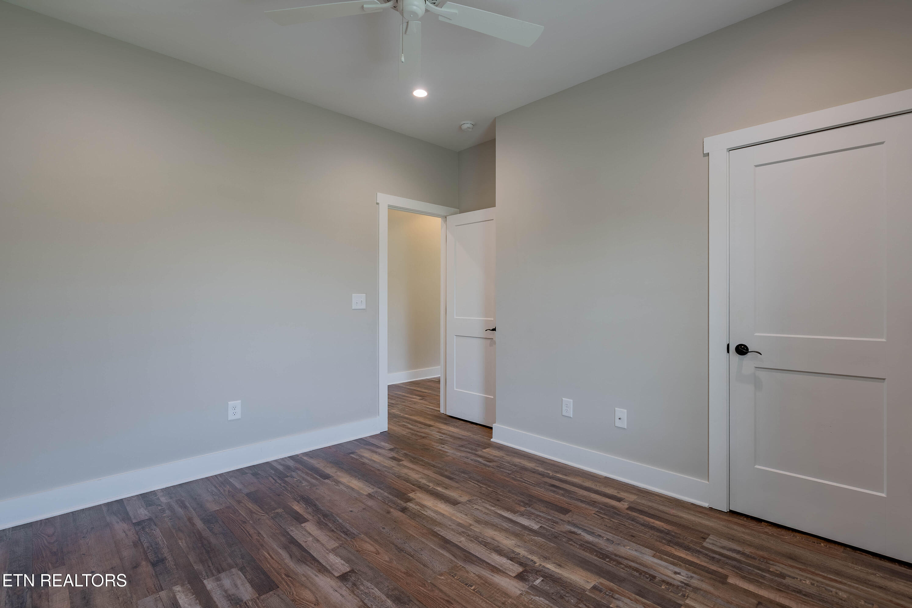 1352 Dutch Valley Road Clinton TN 37716