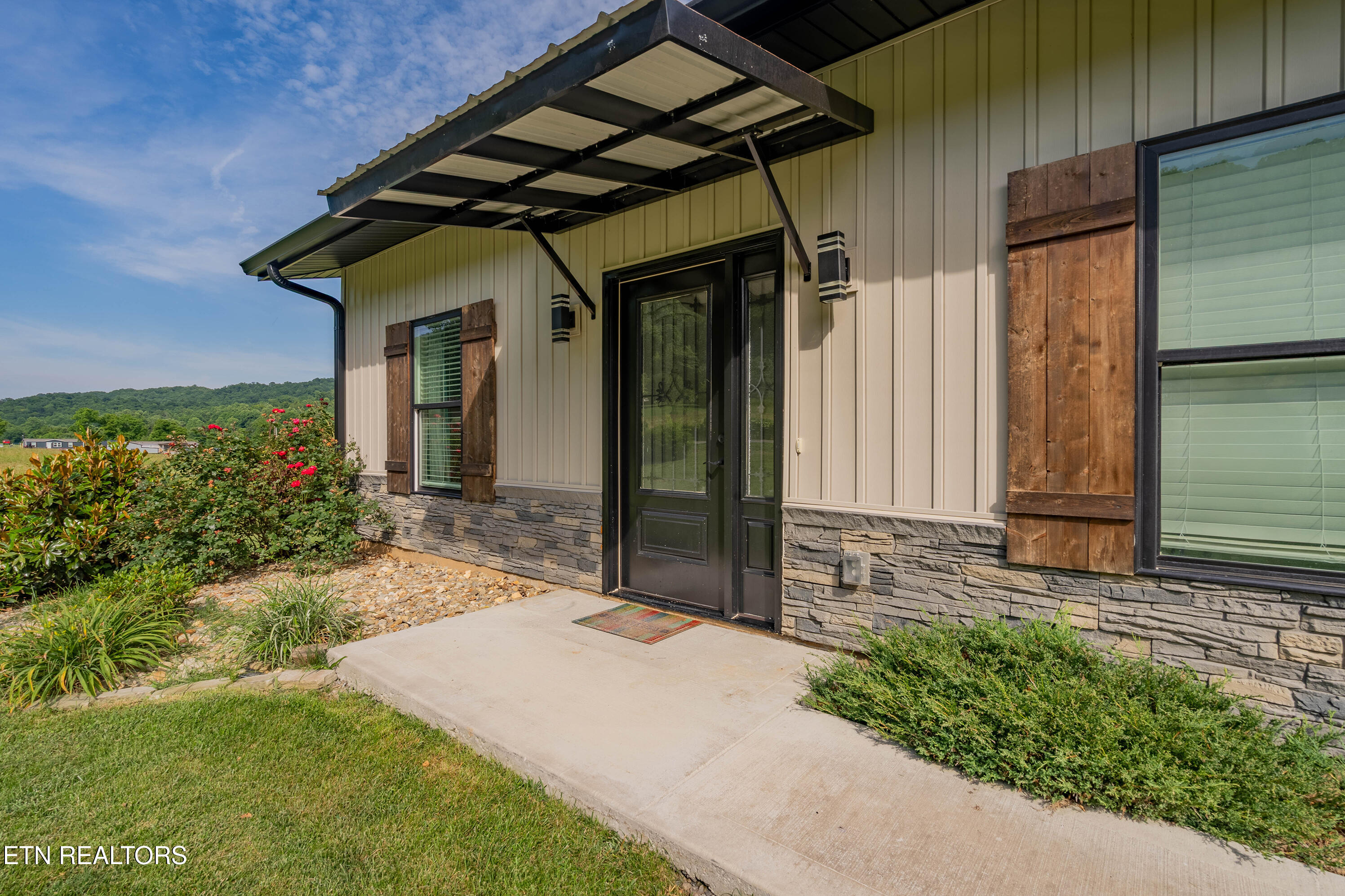 1352 Dutch Valley Road Clinton TN 37716