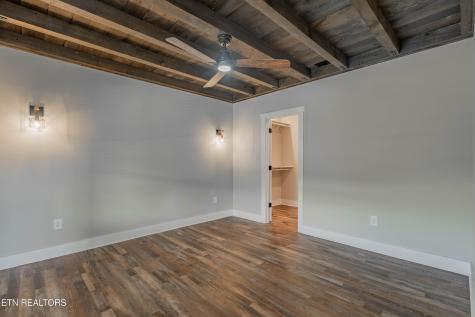 1352 Dutch Valley Road Clinton TN 37716