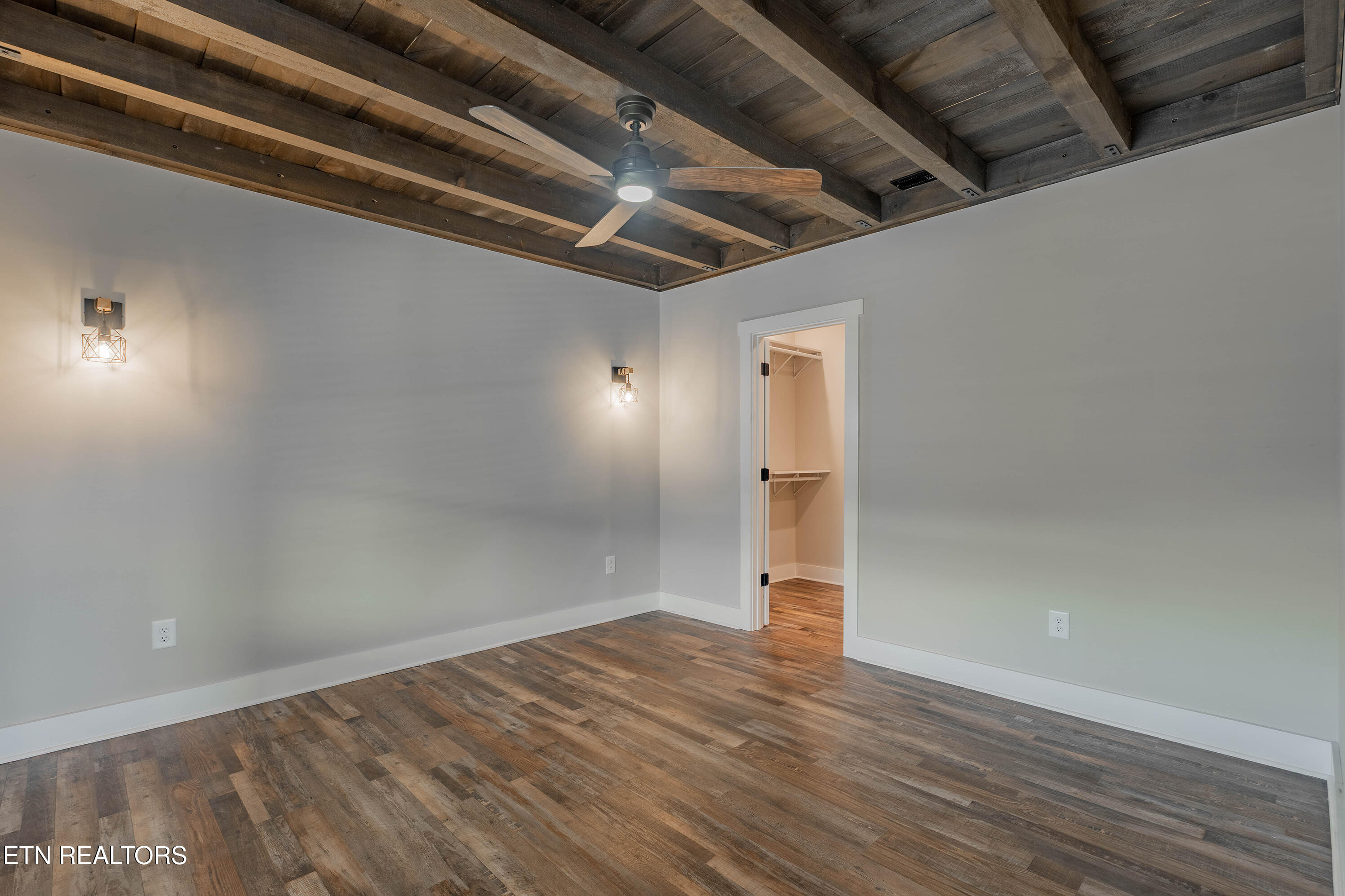 1352 Dutch Valley Road Clinton TN 37716