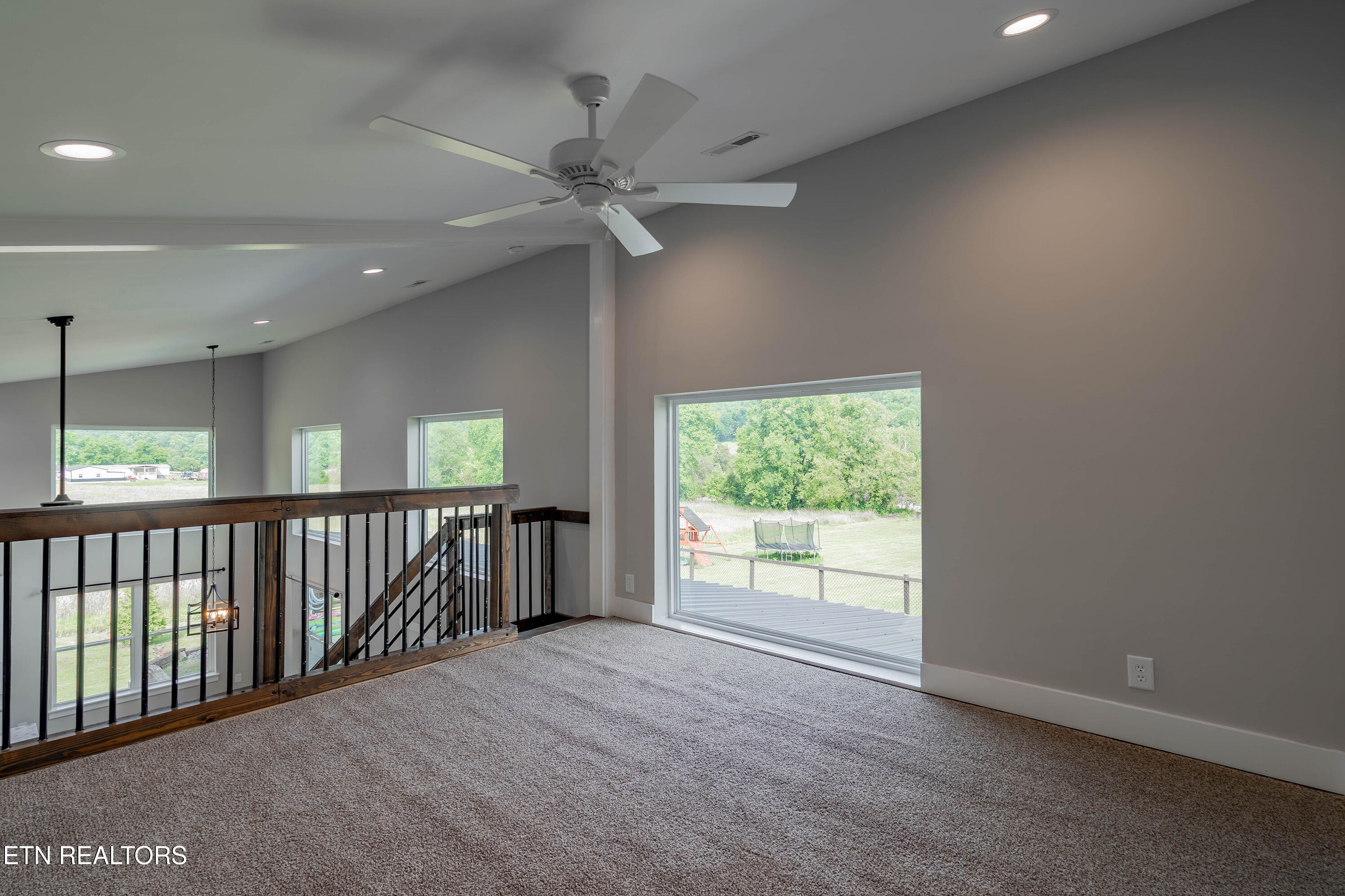 1352 Dutch Valley Road Clinton TN 37716