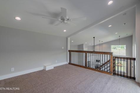 1352 Dutch Valley Road Clinton TN 37716