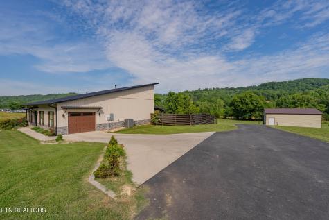 1352 Dutch Valley Road Clinton TN 37716