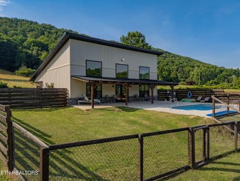 1352 Dutch Valley Road Clinton TN 37716
