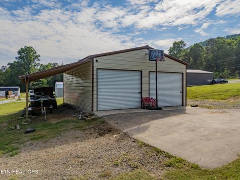 1352 Dutch Valley Road Clinton TN 37716