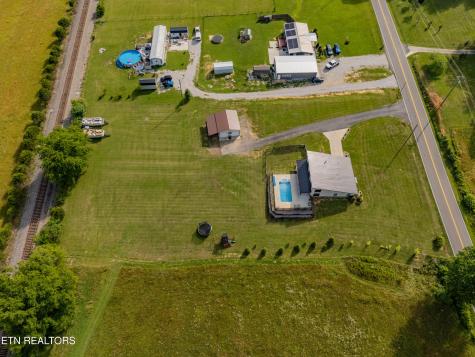 1352 Dutch Valley Road Clinton TN 37716