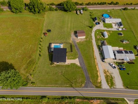 1352 Dutch Valley Road Clinton TN 37716