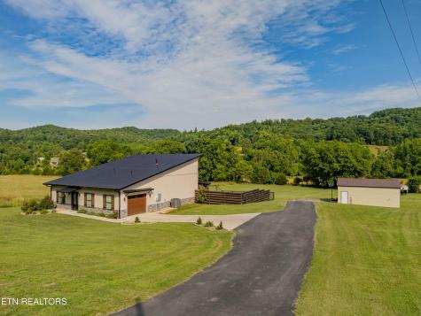 1352 Dutch Valley Road Clinton TN 37716