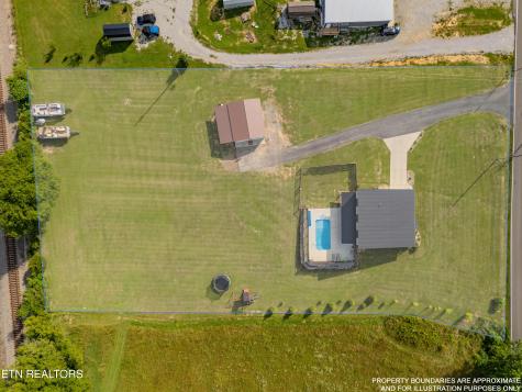 1352 Dutch Valley Road Clinton TN 37716
