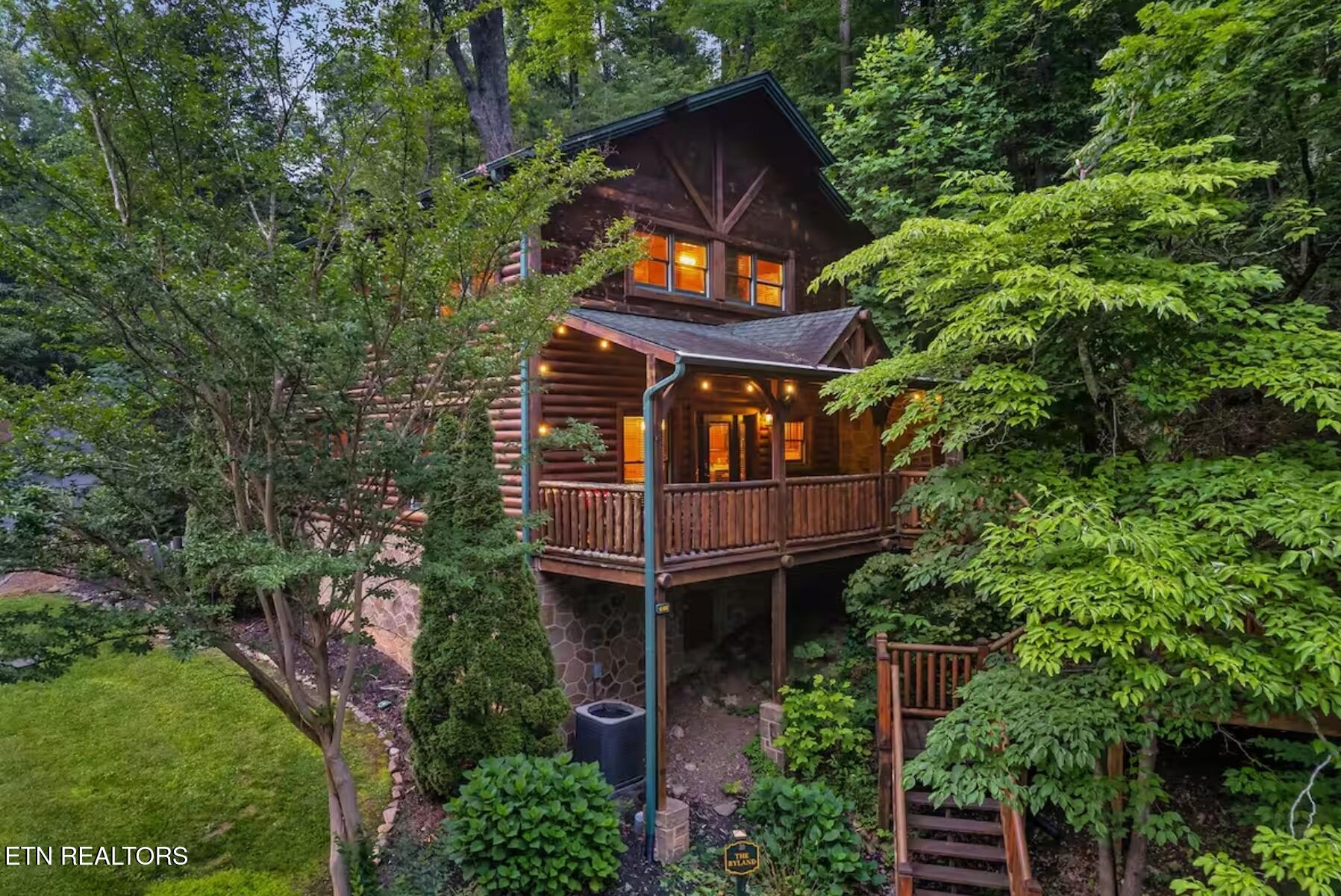 646 Gatlinburg Falls Way Gatlinburg TN 37738