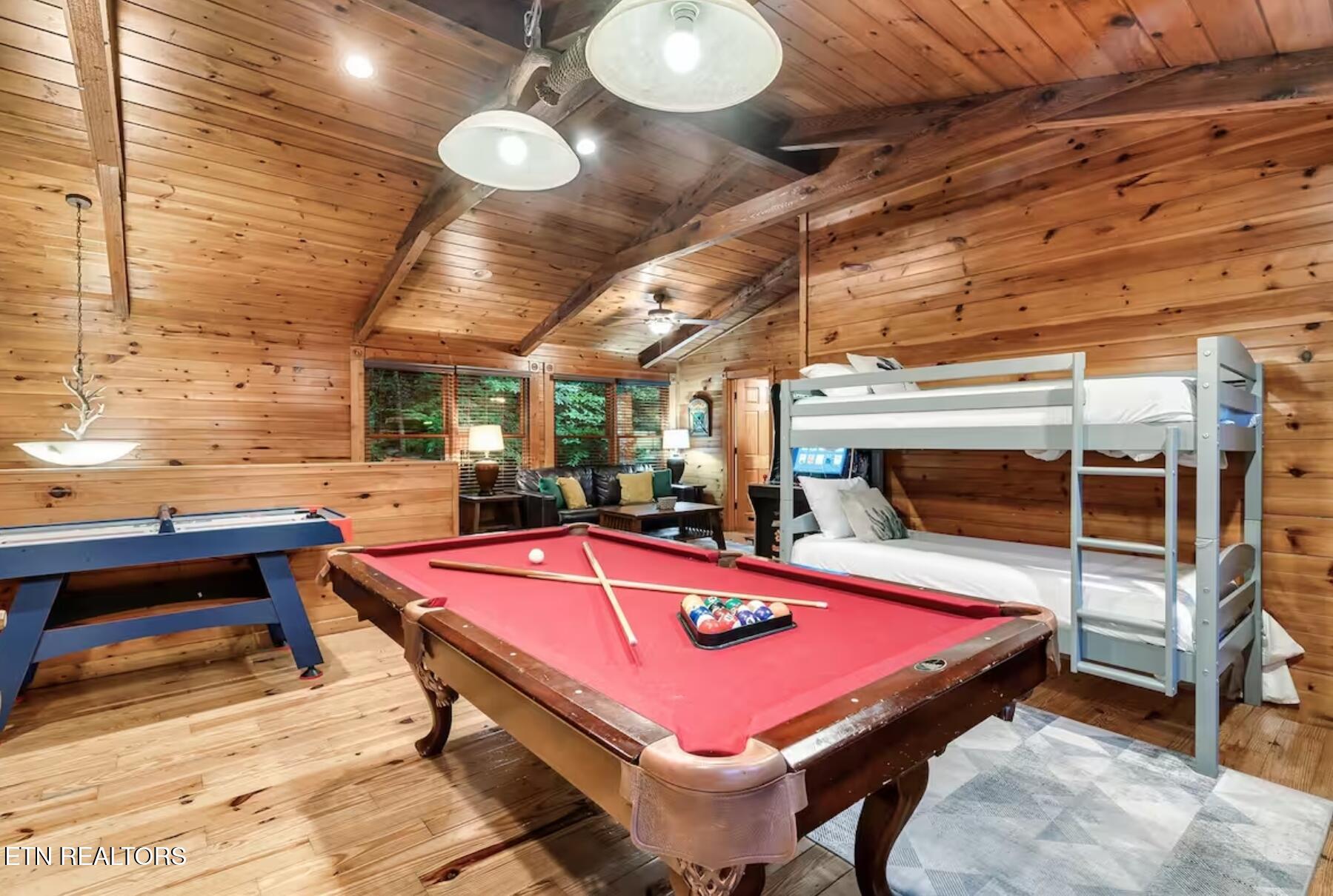 646 Gatlinburg Falls Way Gatlinburg TN 37738