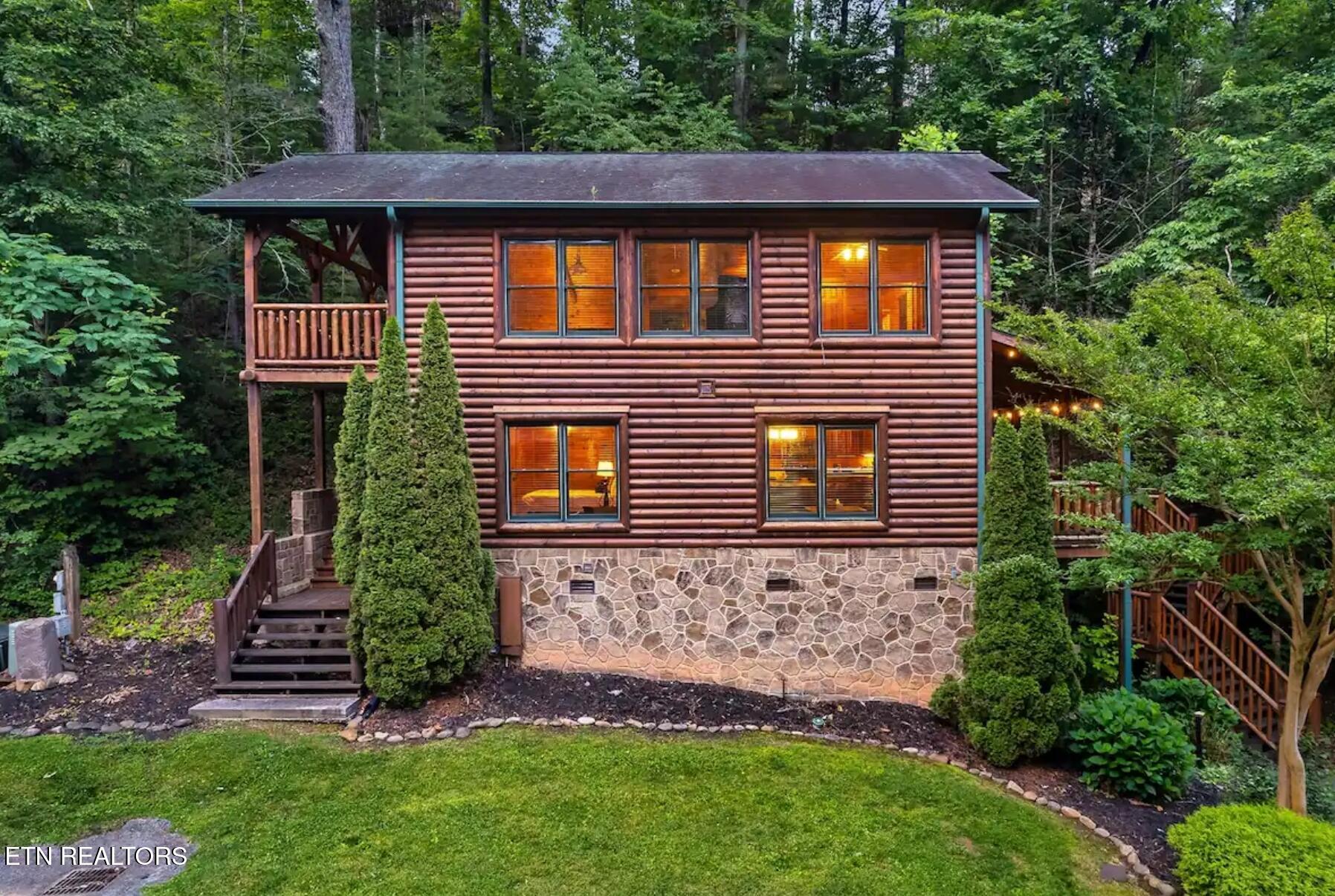 646 Gatlinburg Falls Way Gatlinburg TN 37738