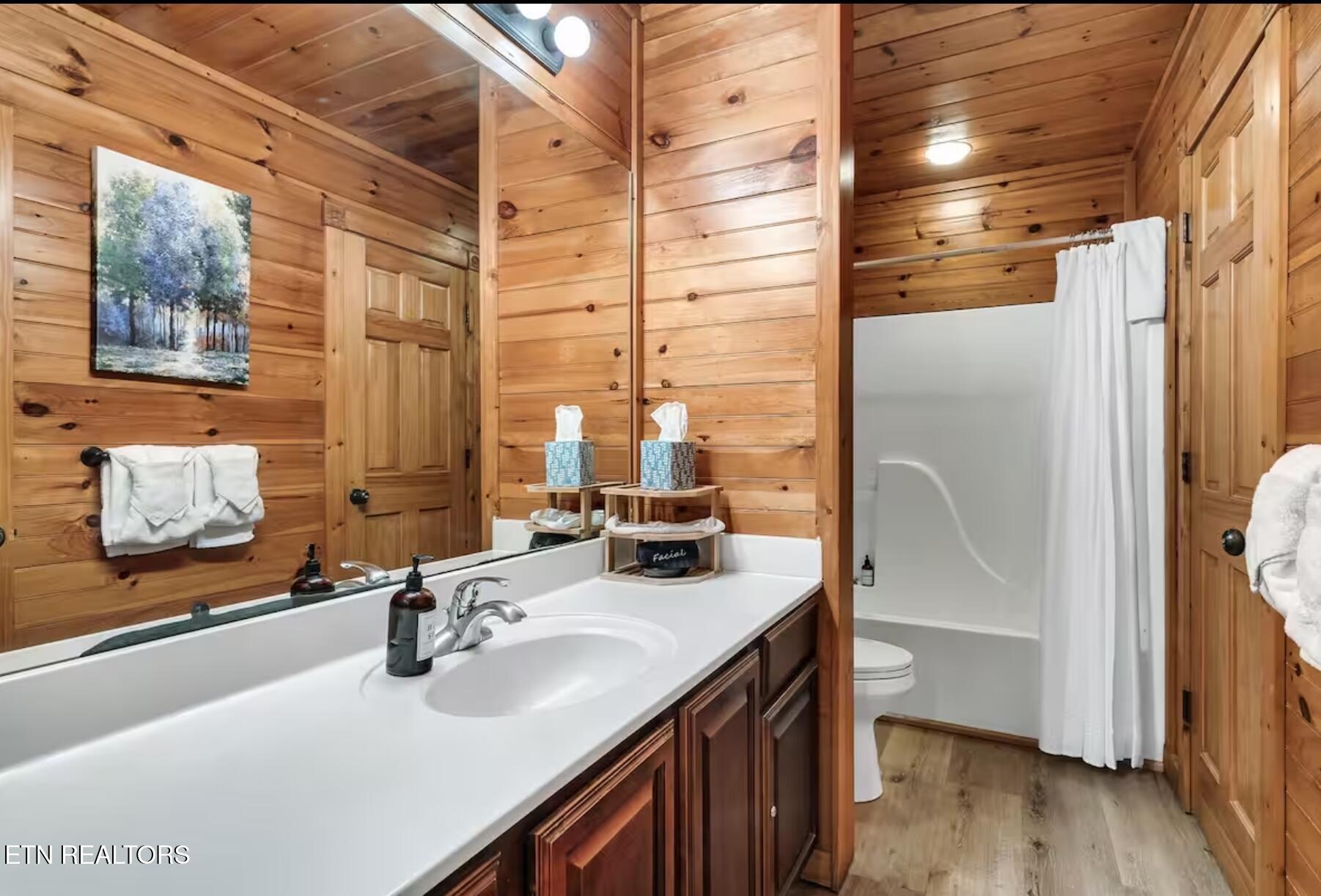 646 Gatlinburg Falls Way Gatlinburg TN 37738