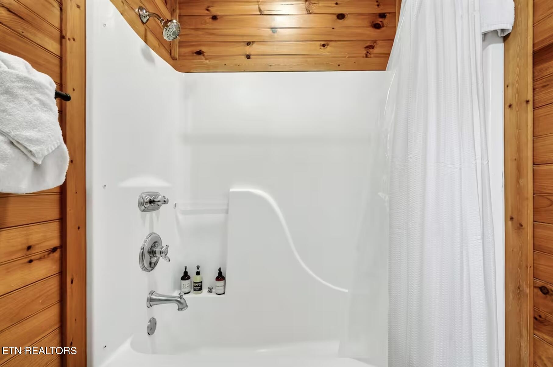 646 Gatlinburg Falls Way Gatlinburg TN 37738