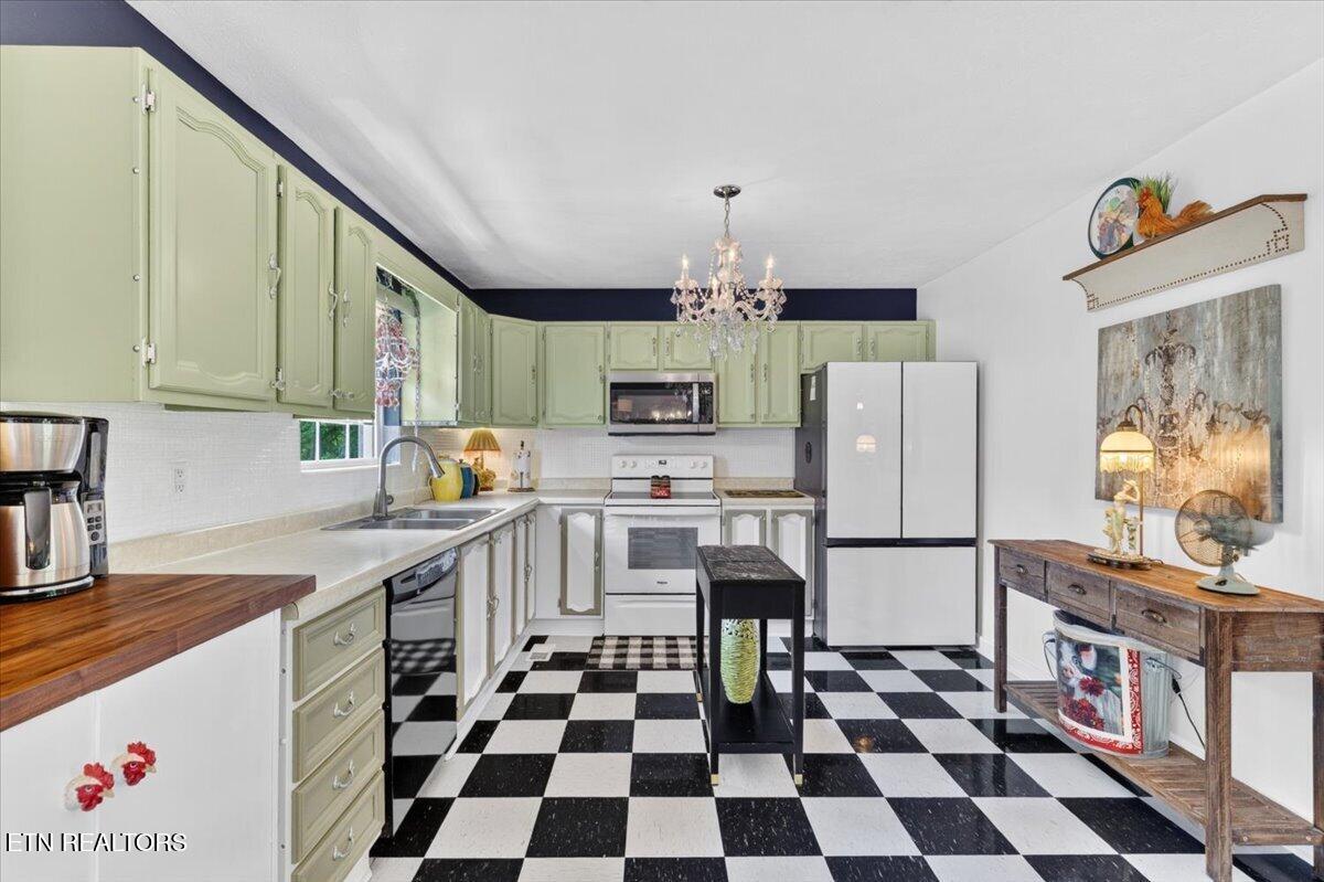 176 Bostie Maire Lane Clinton TN 37716