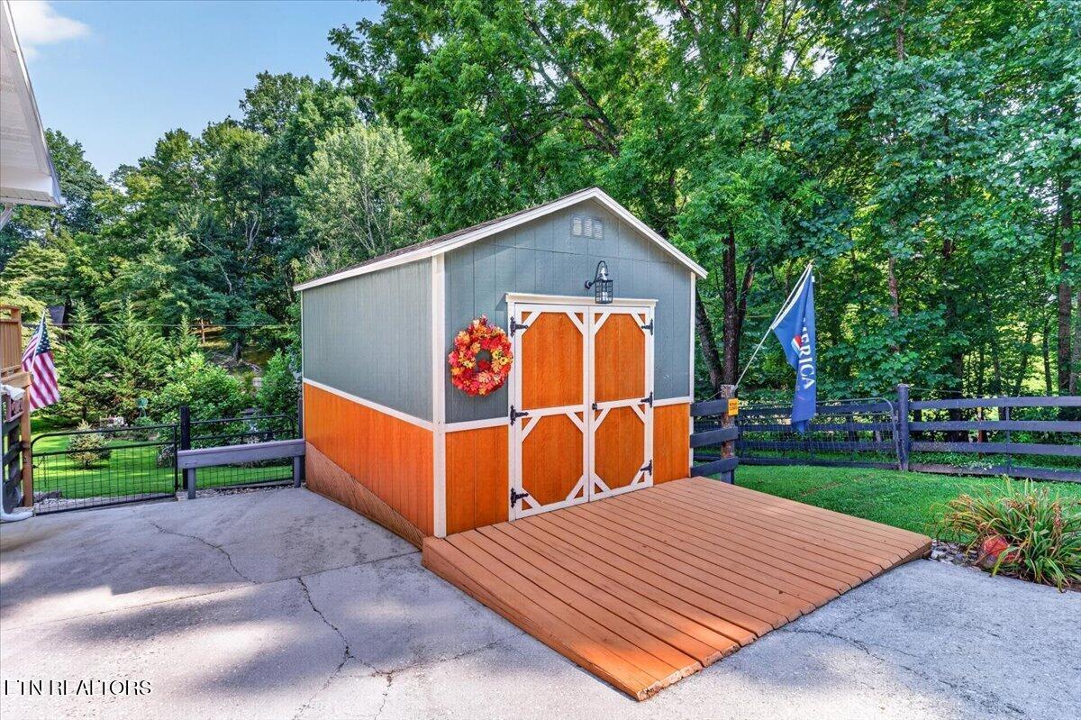 176 Bostie Maire Lane Clinton TN 37716
