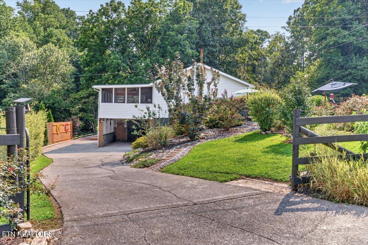 176 Bostie Maire Lane Clinton TN 37716