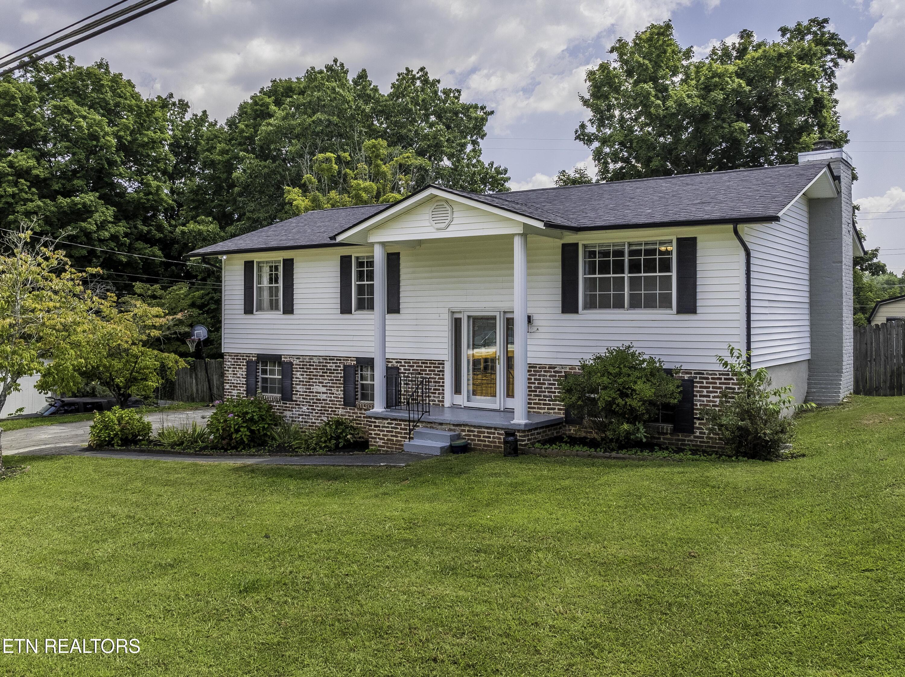 5816 NW Wooded Acres Drive Knoxville TN 37921