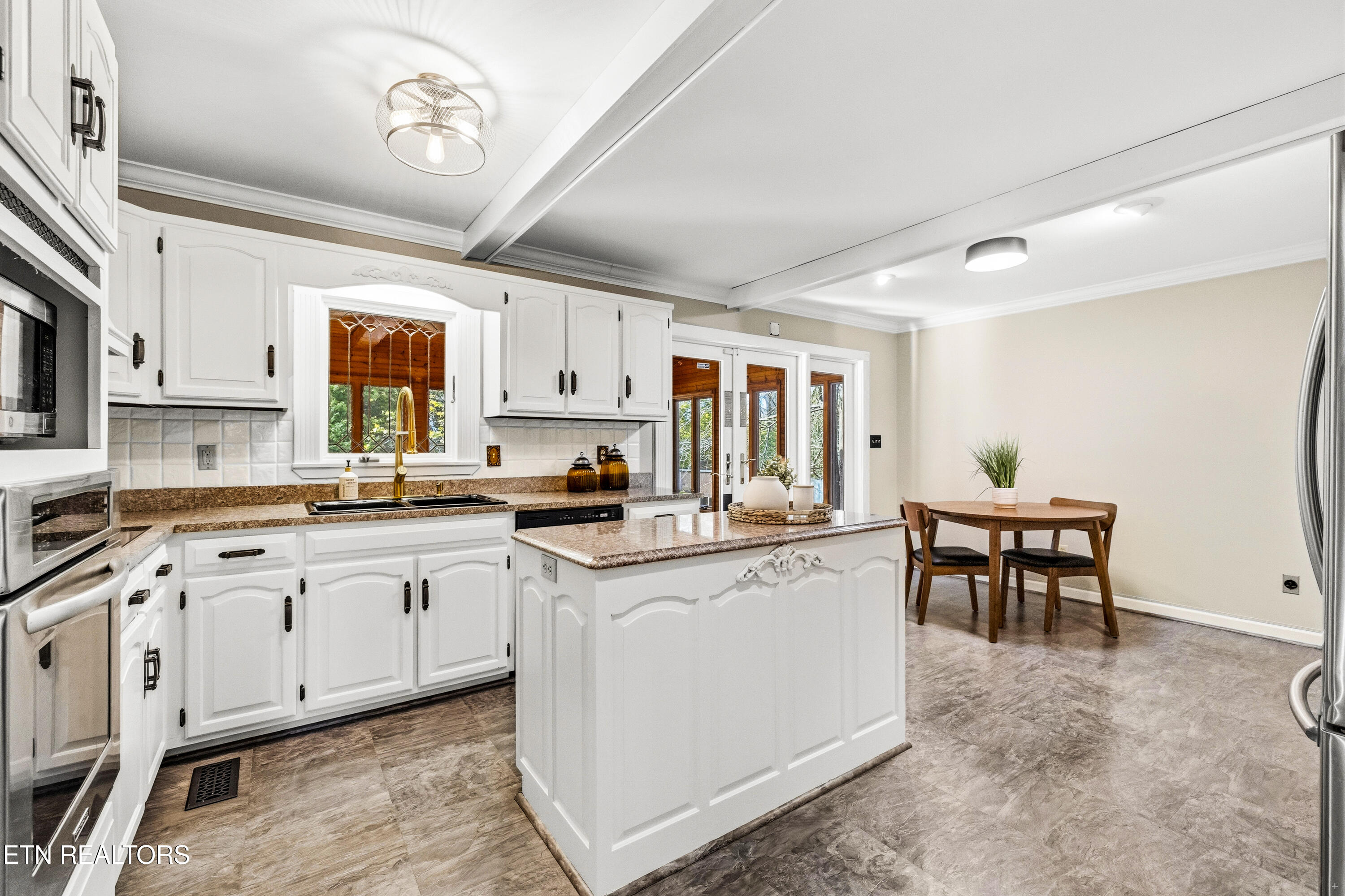 176 County Road 578 Englewood TN 37329