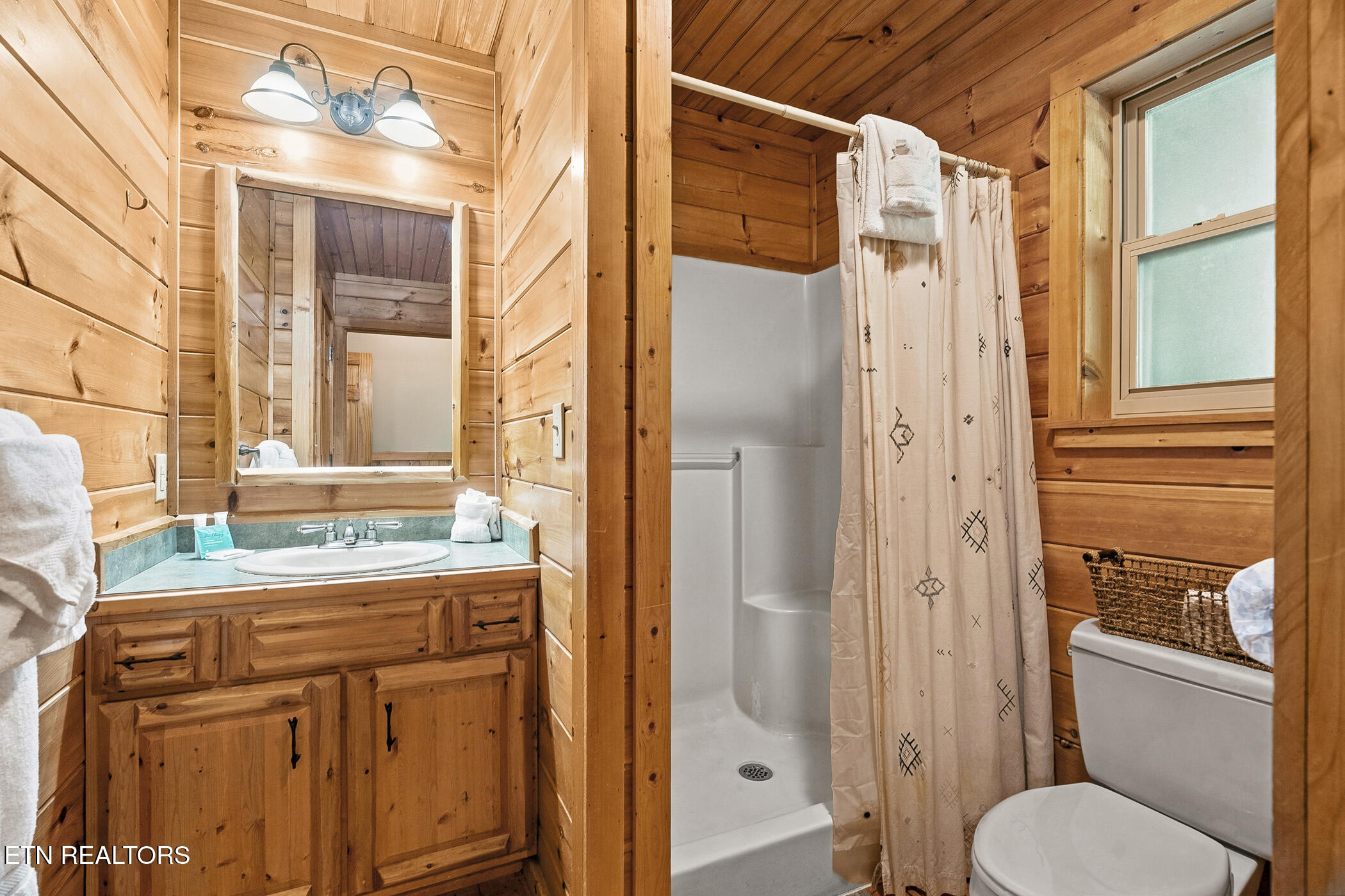 1960 Oakmont Drive Sevierville TN 37876