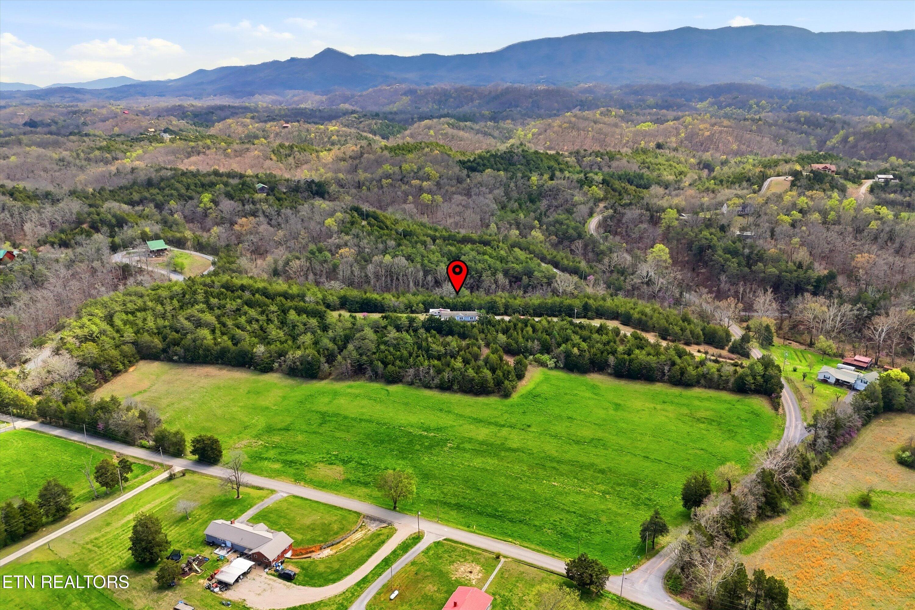 2124 Rainwater Road Dandridge TN 37725