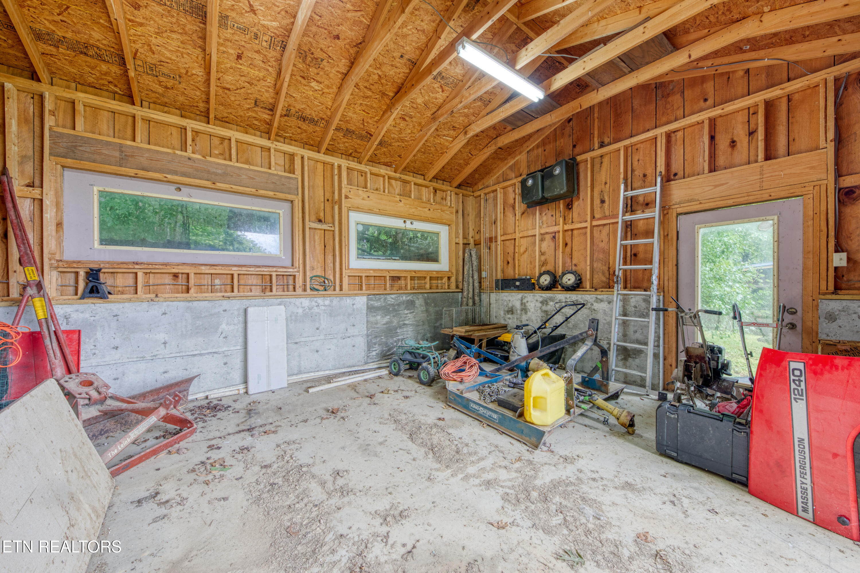 9161 Buffalo Road Oneida TN 37841