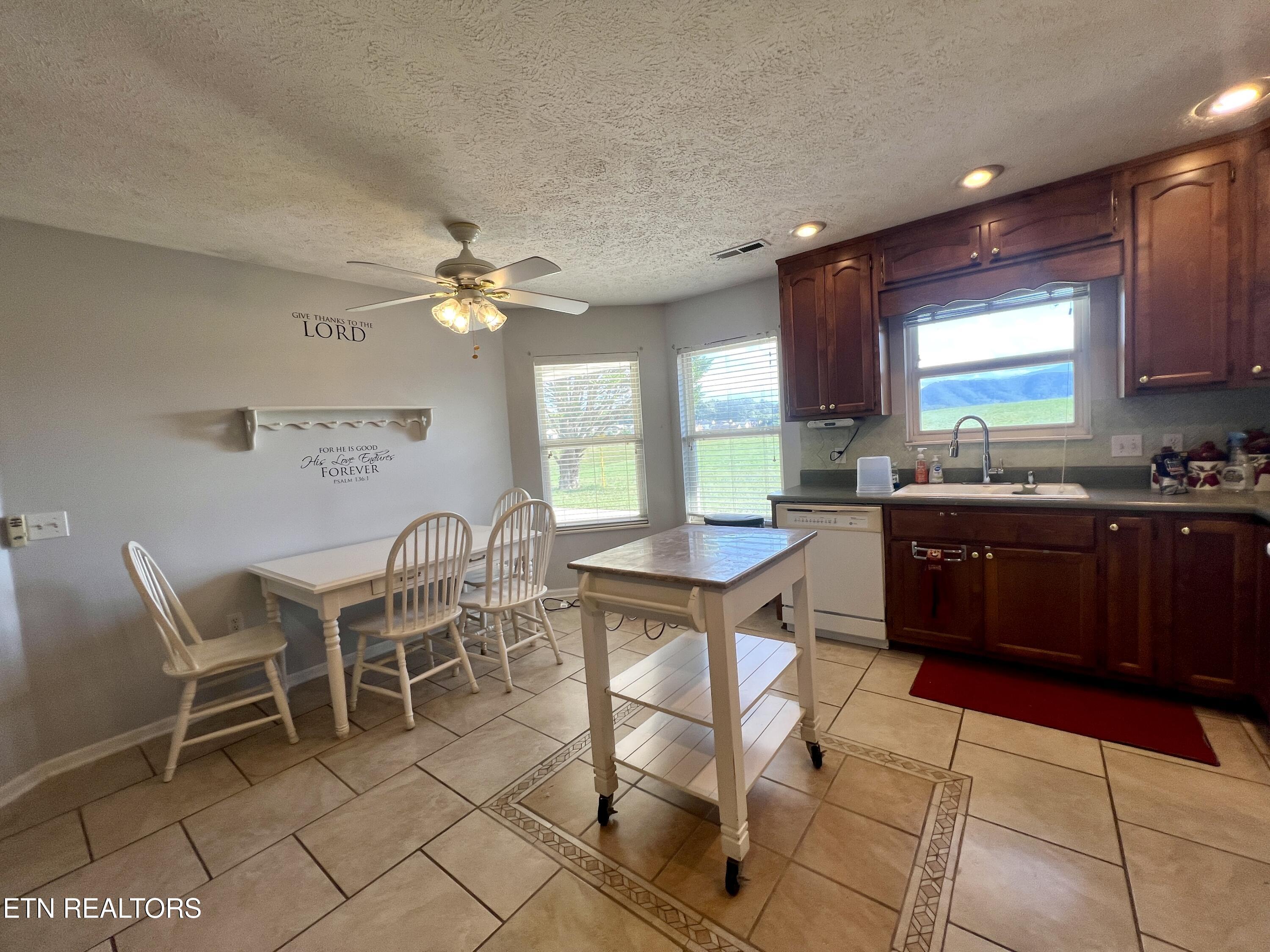 2526 Goingback Circle Sevierville TN 37876