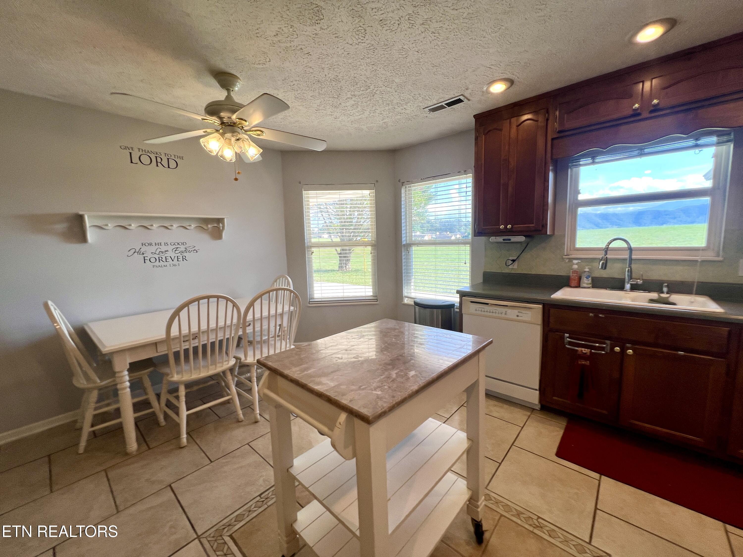 2526 Goingback Circle Sevierville TN 37876