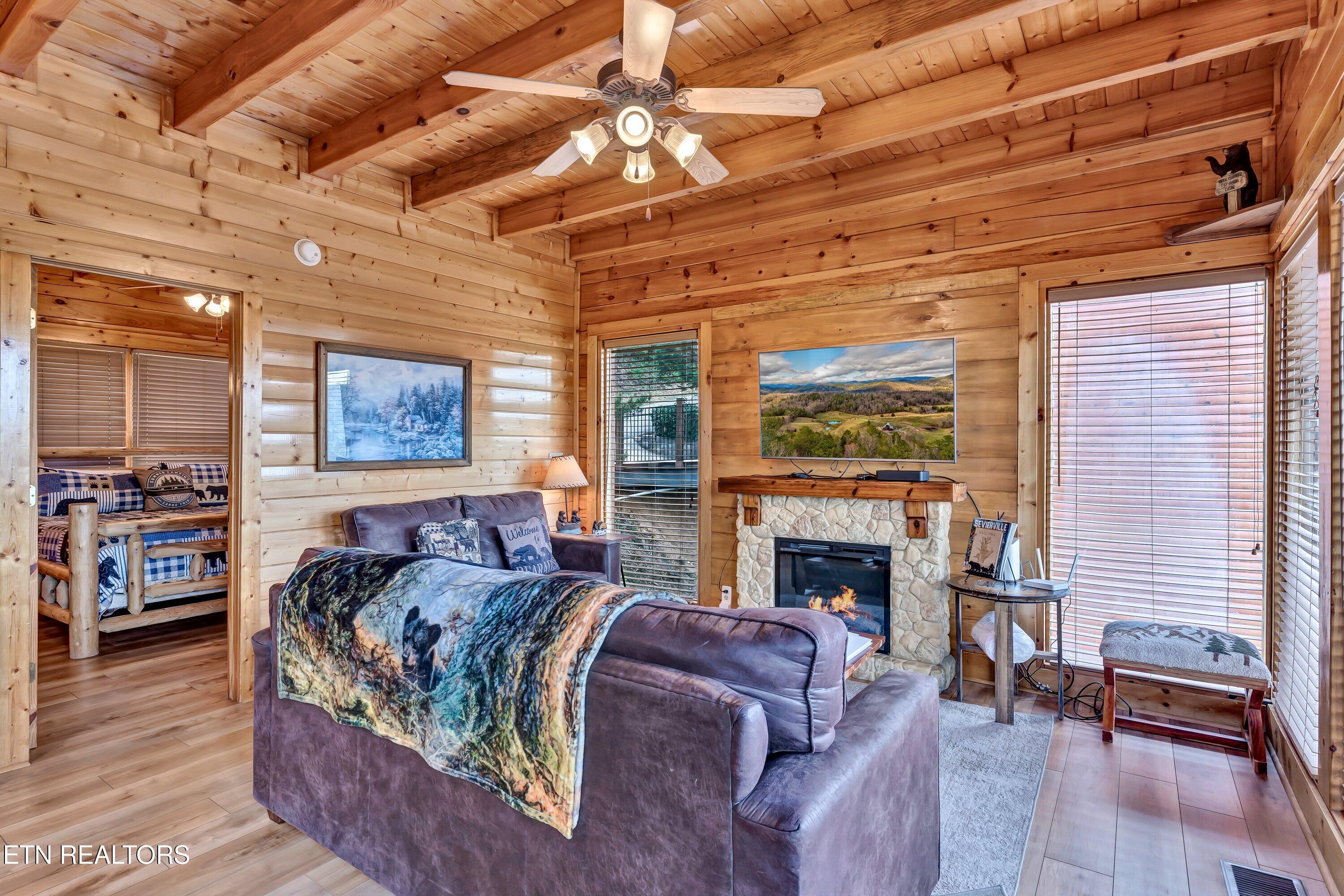 906 Black Bear Cub Way Sevierville TN 37862